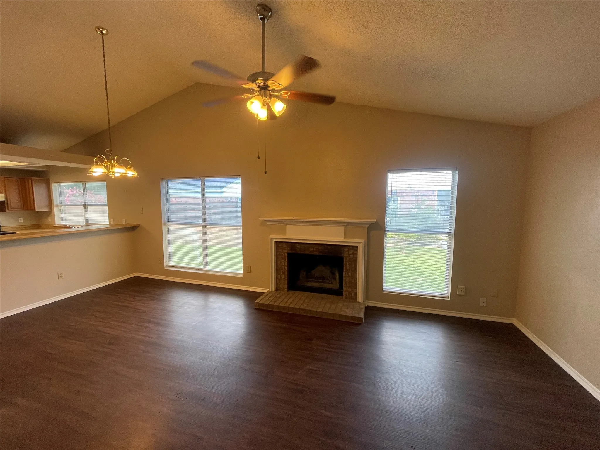 Duplex For Rent in Dallas County , 7614 Cousteau Drive, Rowlett, Texas 75088, 2 Bedroom, 2 Bathroom, 2 Garage spaces, 1,036 Sqft, built in 1987, mls#21403652, Real Estate Agent in Rowlett, Homes For Rent in Dallas county, Homes For Rent in Rowlett, Realtor in Rowlett Texas, Real Estate Brokerage Independent Realty Texas, Luminita Cordes Realtor