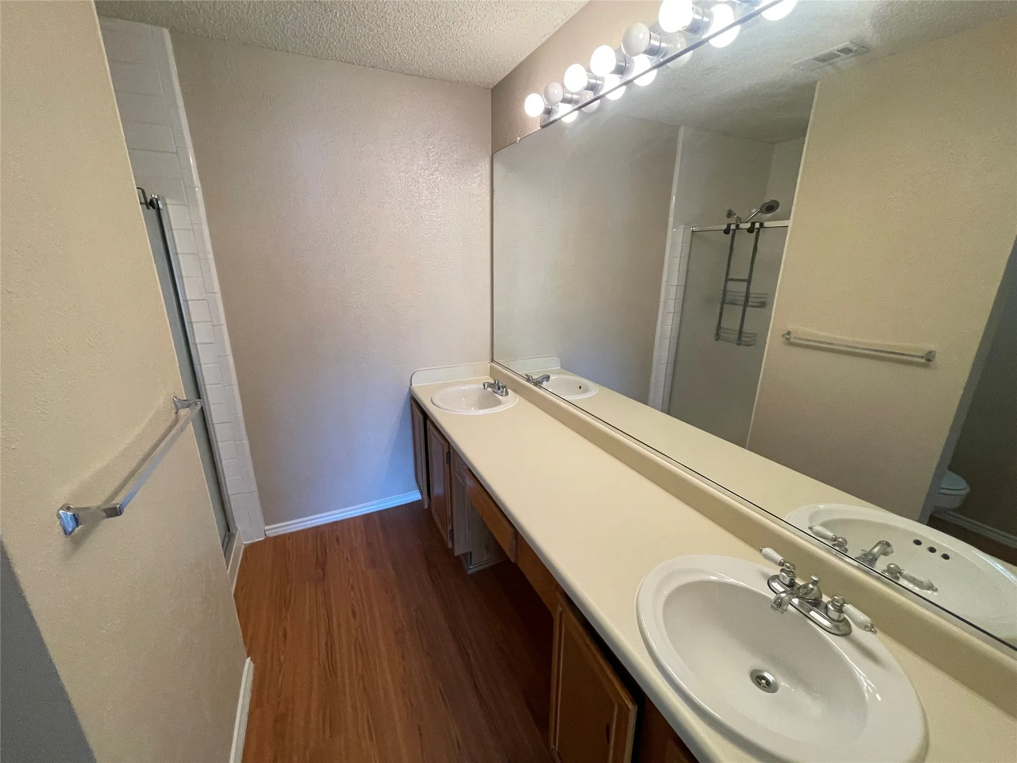 Duplex For Rent in Dallas County , 7614 Cousteau Drive, Rowlett, Texas 75088, 2 Bedroom, 2 Bathroom, 2 Garage spaces, 1,036 Sqft, built in 1987, mls#21403652, Real Estate Agent in Rowlett, Homes For Rent in Dallas county, Homes For Rent in Rowlett, Realtor in Rowlett Texas, Real Estate Brokerage Independent Realty Texas, Luminita Cordes Realtor