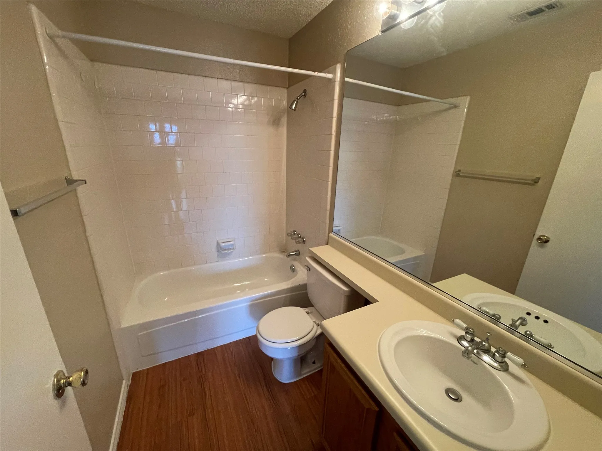 Duplex For Rent in Dallas County , 7614 Cousteau Drive, Rowlett, Texas 75088, 2 Bedroom, 2 Bathroom, 2 Garage spaces, 1,036 Sqft, built in 1987, mls#21403652, Real Estate Agent in Rowlett, Homes For Rent in Dallas county, Homes For Rent in Rowlett, Realtor in Rowlett Texas, Real Estate Brokerage Independent Realty Texas, Luminita Cordes Realtor