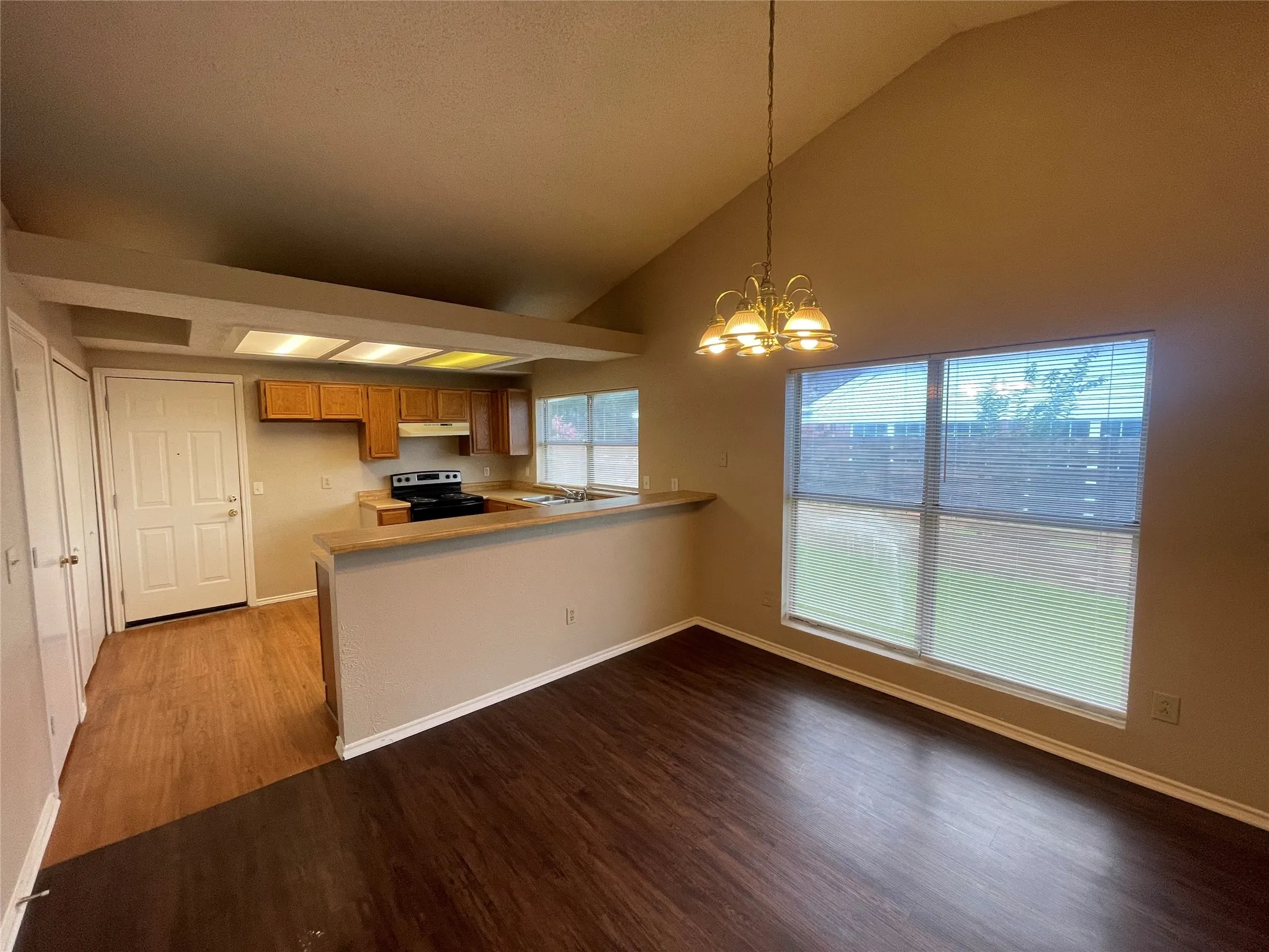 Duplex For Rent in Dallas County , 7614 Cousteau Drive, Rowlett, Texas 75088, 2 Bedroom, 2 Bathroom, 2 Garage spaces, 1,036 Sqft, built in 1987, mls#21403652, Real Estate Agent in Rowlett, Homes For Rent in Dallas county, Homes For Rent in Rowlett, Realtor in Rowlett Texas, Real Estate Brokerage Independent Realty Texas, Luminita Cordes Realtor
