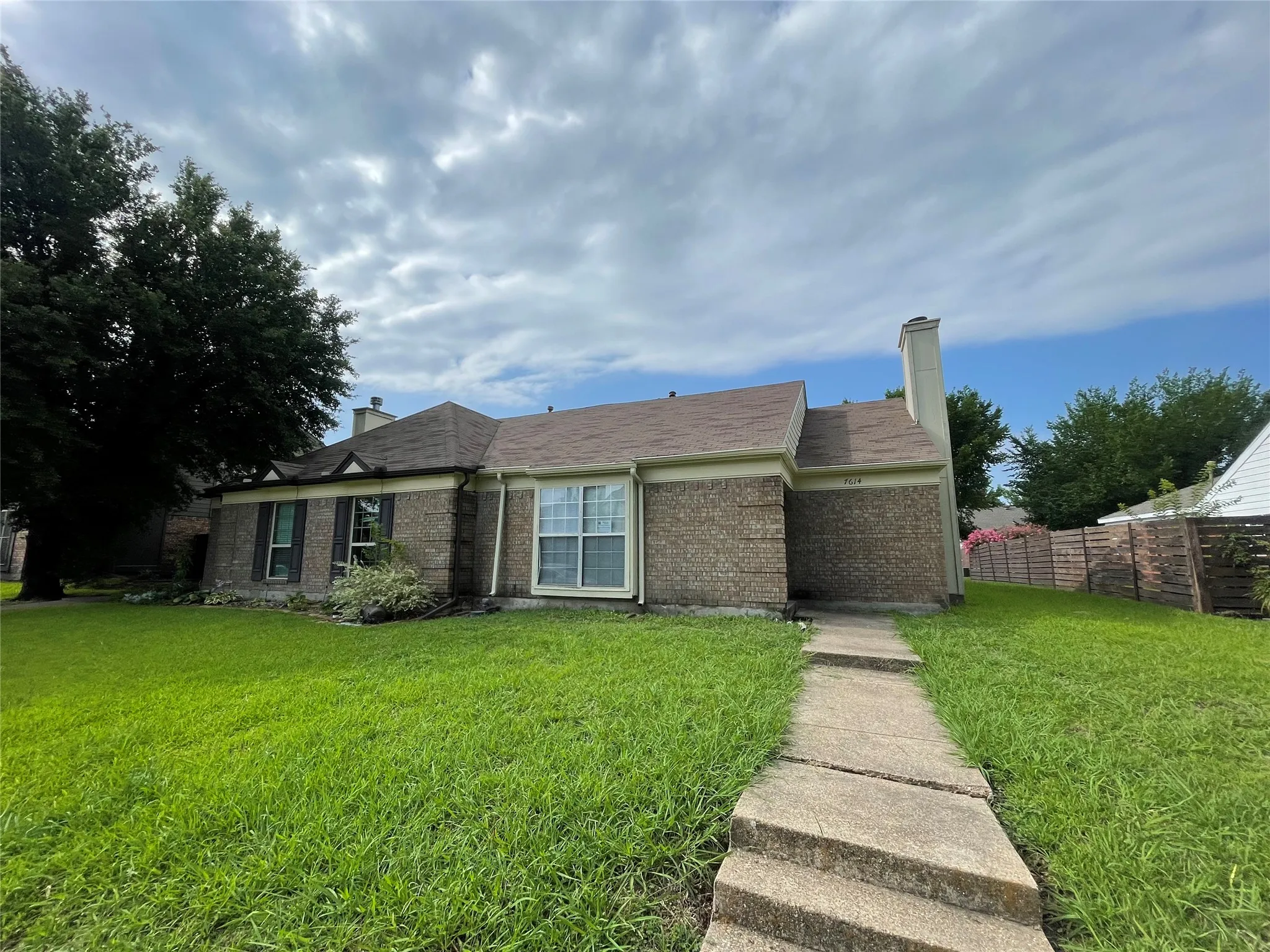 Duplex For Rent in Dallas County , 7614 Cousteau Drive, Rowlett, Texas 75088, 2 Bedroom, 2 Bathroom, 2 Garage spaces, 1,036 Sqft, built in 1987, mls#21403652, Real Estate Agent in Rowlett, Homes For Rent in Dallas county, Homes For Rent in Rowlett, Realtor in Rowlett Texas, Real Estate Brokerage Independent Realty Texas, Luminita Cordes Realtor
