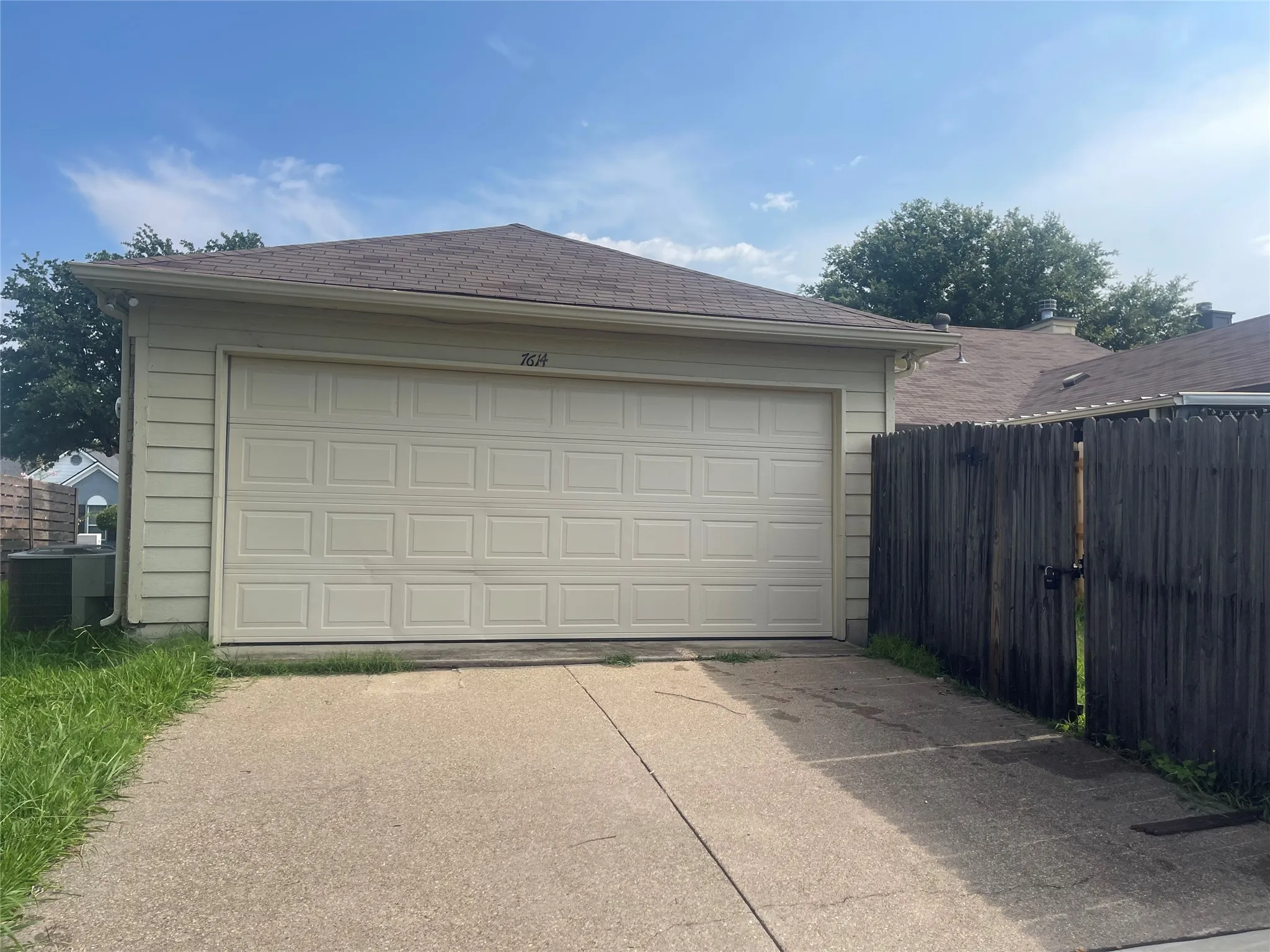 Duplex For Rent in Dallas County , 7614 Cousteau Drive, Rowlett, Texas 75088, 2 Bedroom, 2 Bathroom, 2 Garage spaces, 1,036 Sqft, built in 1987, mls#21403652, Real Estate Agent in Rowlett, Homes For Rent in Dallas county, Homes For Rent in Rowlett, Realtor in Rowlett Texas, Real Estate Brokerage Independent Realty Texas, Luminita Cordes Realtor