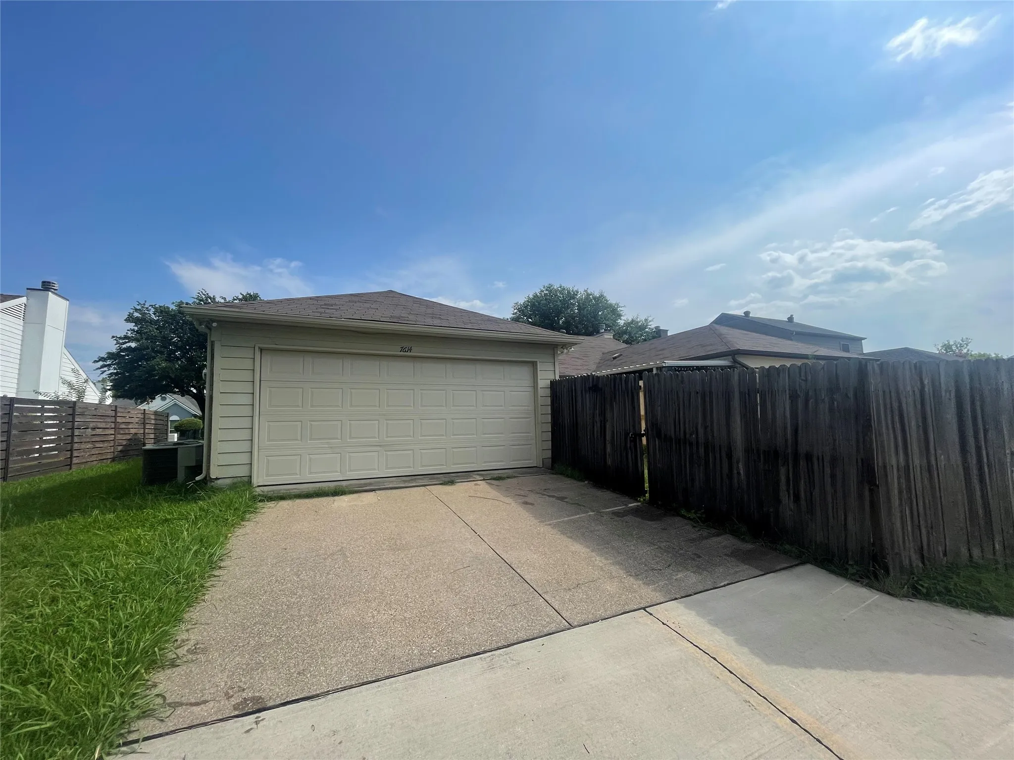 Duplex For Rent in Dallas County , 7614 Cousteau Drive, Rowlett, Texas 75088, 2 Bedroom, 2 Bathroom, 2 Garage spaces, 1,036 Sqft, built in 1987, mls#21403652, Real Estate Agent in Rowlett, Homes For Rent in Dallas county, Homes For Rent in Rowlett, Realtor in Rowlett Texas, Real Estate Brokerage Independent Realty Texas, Luminita Cordes Realtor