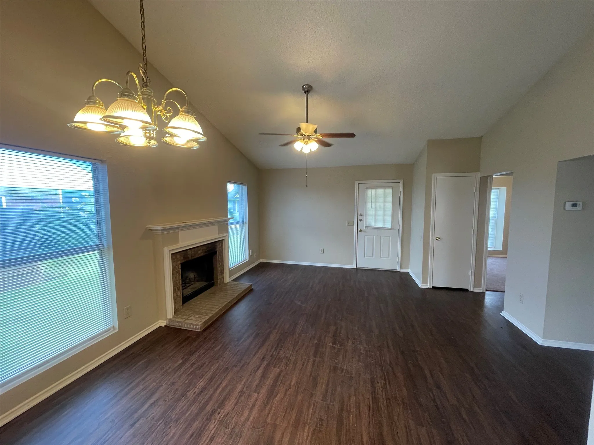 Duplex For Rent in Dallas County , 7614 Cousteau Drive, Rowlett, Texas 75088, 2 Bedroom, 2 Bathroom, 2 Garage spaces, 1,036 Sqft, built in 1987, mls#21403652, Real Estate Agent in Rowlett, Homes For Rent in Dallas county, Homes For Rent in Rowlett, Realtor in Rowlett Texas, Real Estate Brokerage Independent Realty Texas, Luminita Cordes Realtor