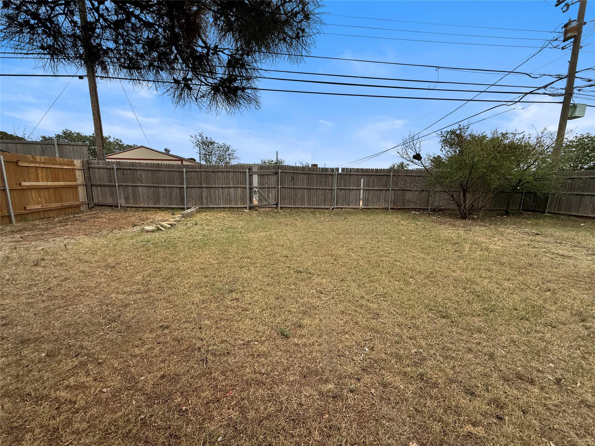 Single Family Residence For Sale in Midland County , 4629 Versailles Drive, Midland, Texas 79703, 3 Bedroom, 2 Bathroom, Garage spaces, 1,151 Sqft, built in 1958, mls#21403629, Real Estate Agent in Midland, Homes For Sale in Midland county, Homes For Sale in Midland, Realtor in Midland Texas, Real Estate Brokerage Independent Realty Texas, Luminita Cordes Realtor