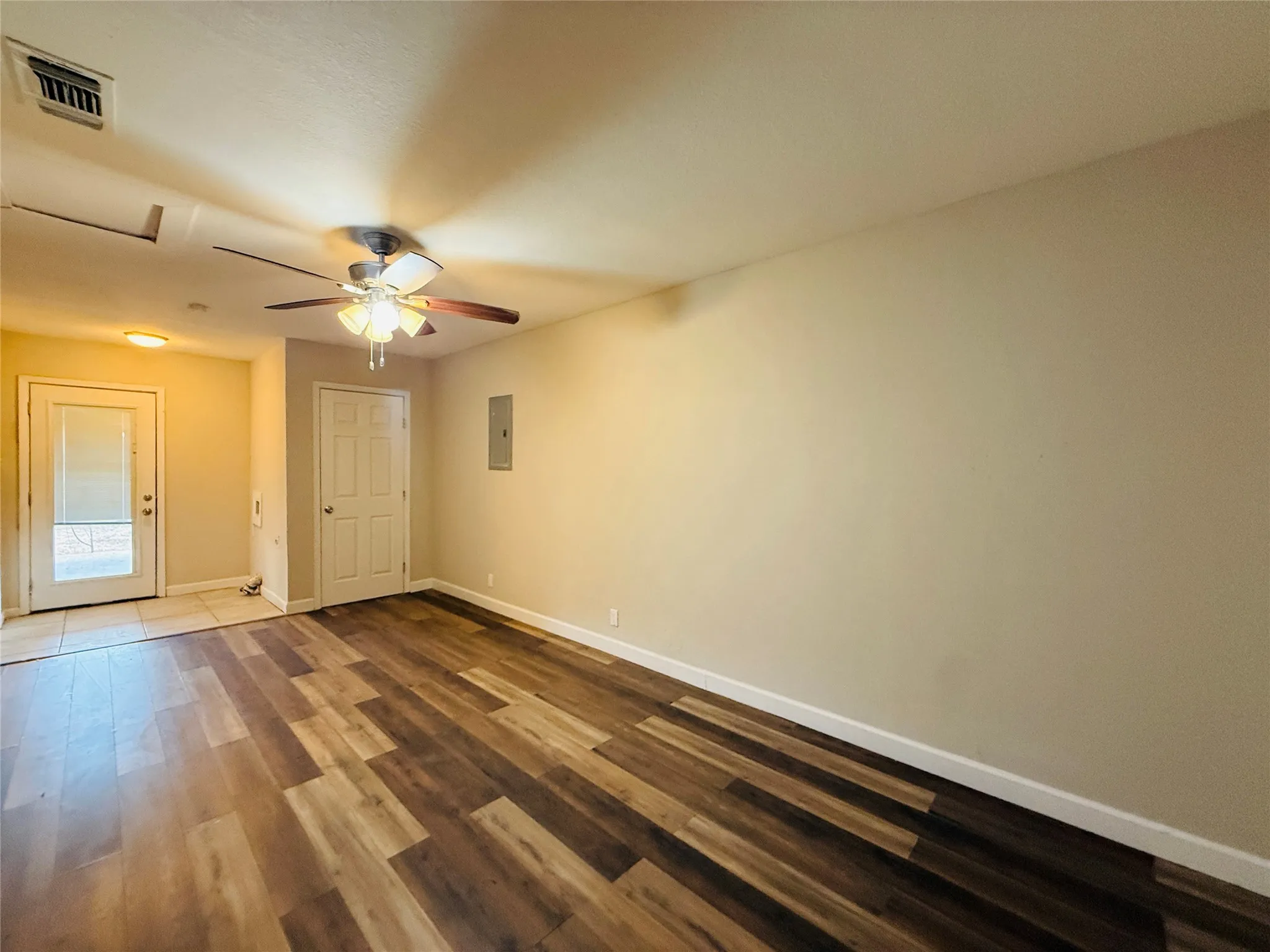 Single Family Residence For Sale in Midland County , 4629 Versailles Drive, Midland, Texas 79703, 3 Bedroom, 2 Bathroom, Garage spaces, 1,151 Sqft, built in 1958, mls#21403629, Real Estate Agent in Midland, Homes For Sale in Midland county, Homes For Sale in Midland, Realtor in Midland Texas, Real Estate Brokerage Independent Realty Texas, Luminita Cordes Realtor