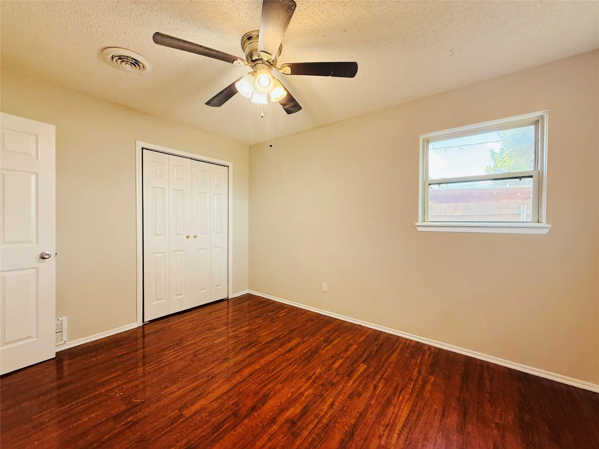 Single Family Residence For Sale in Midland County , 4629 Versailles Drive, Midland, Texas 79703, 3 Bedroom, 2 Bathroom, Garage spaces, 1,151 Sqft, built in 1958, mls#21403629, Real Estate Agent in Midland, Homes For Sale in Midland county, Homes For Sale in Midland, Realtor in Midland Texas, Real Estate Brokerage Independent Realty Texas, Luminita Cordes Realtor