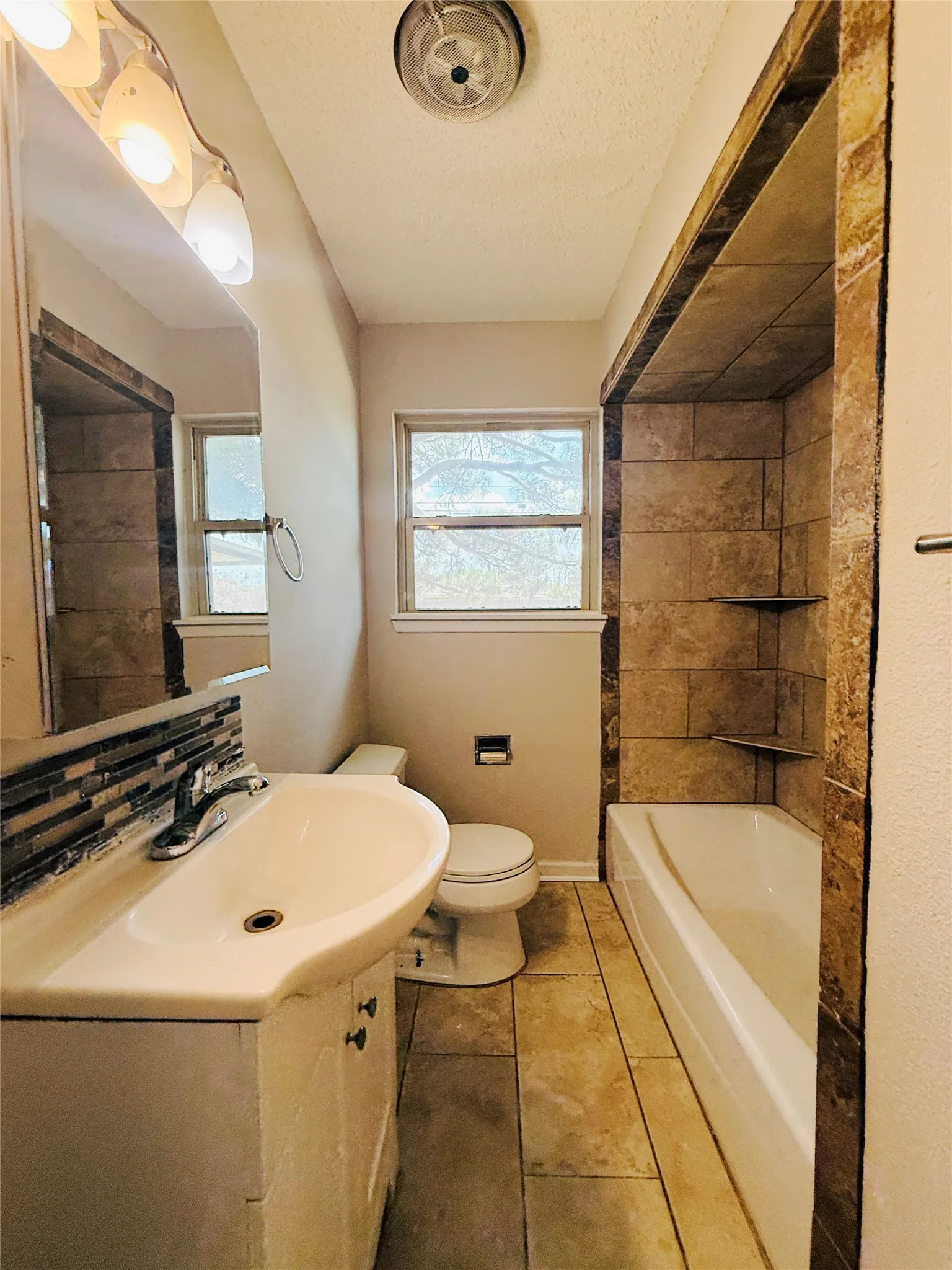Single Family Residence For Sale in Midland County , 4629 Versailles Drive, Midland, Texas 79703, 3 Bedroom, 2 Bathroom, Garage spaces, 1,151 Sqft, built in 1958, mls#21403629, Real Estate Agent in Midland, Homes For Sale in Midland county, Homes For Sale in Midland, Realtor in Midland Texas, Real Estate Brokerage Independent Realty Texas, Luminita Cordes Realtor