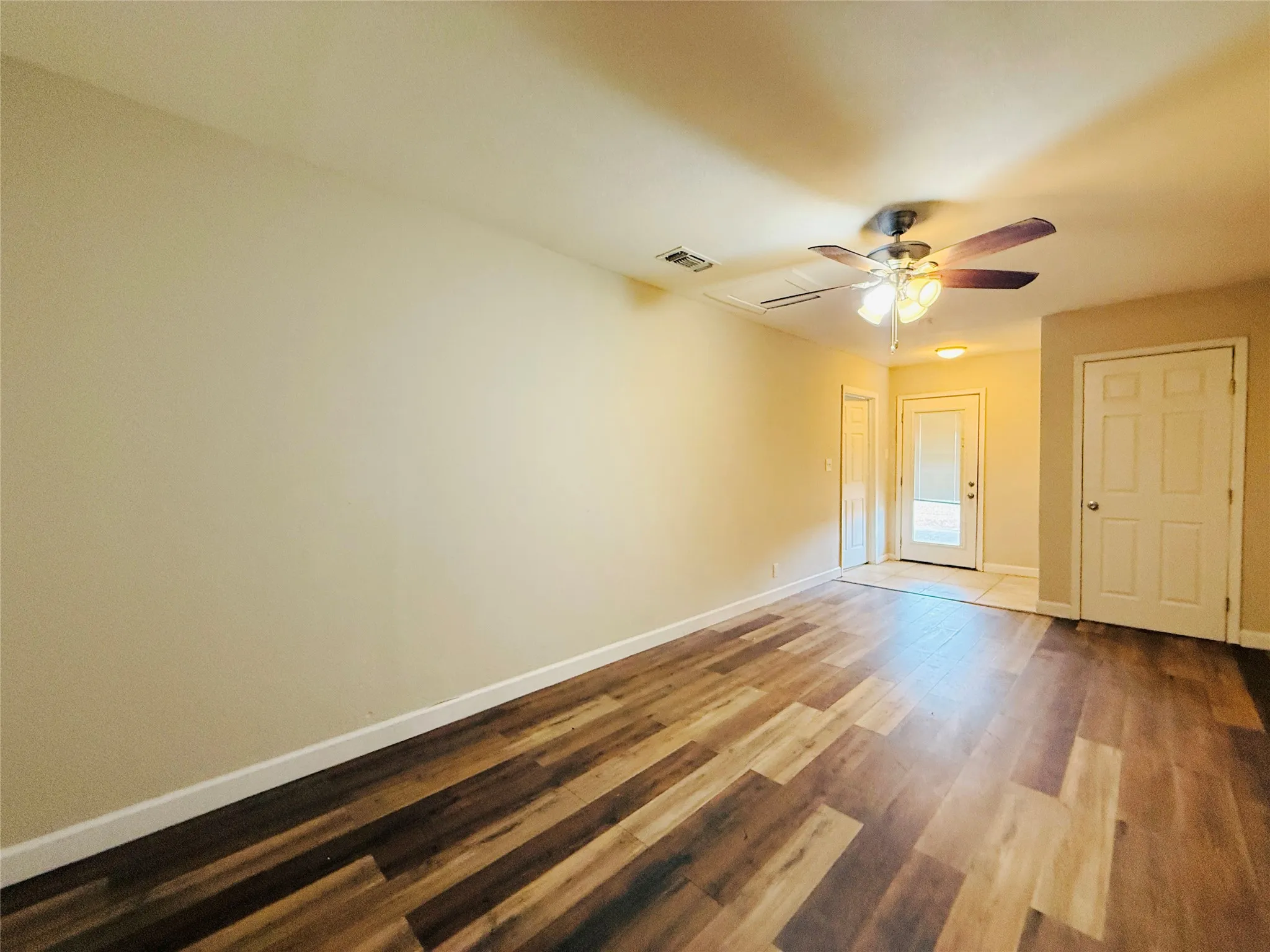 Single Family Residence For Sale in Midland County , 4629 Versailles Drive, Midland, Texas 79703, 3 Bedroom, 2 Bathroom, Garage spaces, 1,151 Sqft, built in 1958, mls#21403629, Real Estate Agent in Midland, Homes For Sale in Midland county, Homes For Sale in Midland, Realtor in Midland Texas, Real Estate Brokerage Independent Realty Texas, Luminita Cordes Realtor