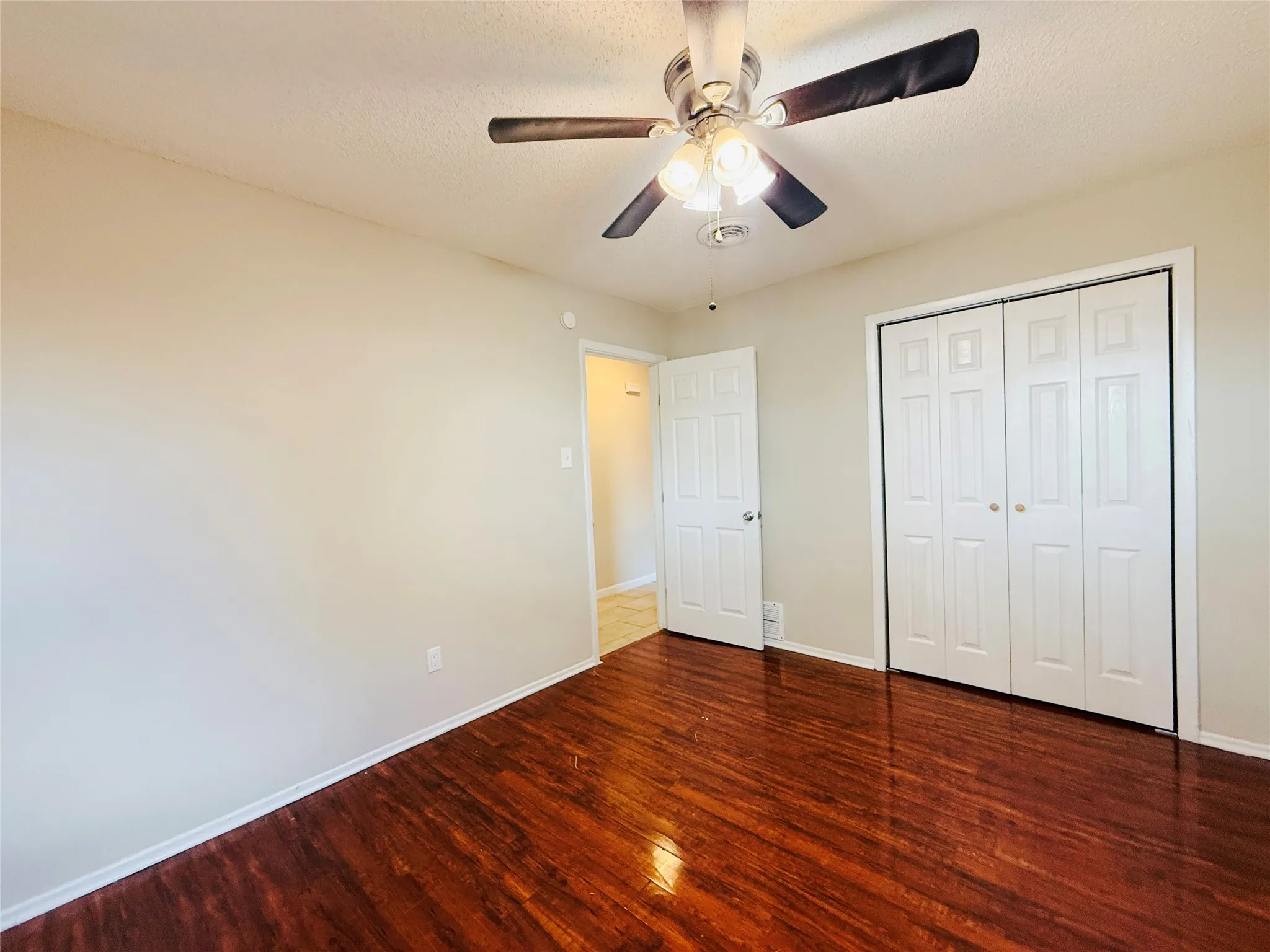 Single Family Residence For Sale in Midland County , 4629 Versailles Drive, Midland, Texas 79703, 3 Bedroom, 2 Bathroom, Garage spaces, 1,151 Sqft, built in 1958, mls#21403629, Real Estate Agent in Midland, Homes For Sale in Midland county, Homes For Sale in Midland, Realtor in Midland Texas, Real Estate Brokerage Independent Realty Texas, Luminita Cordes Realtor