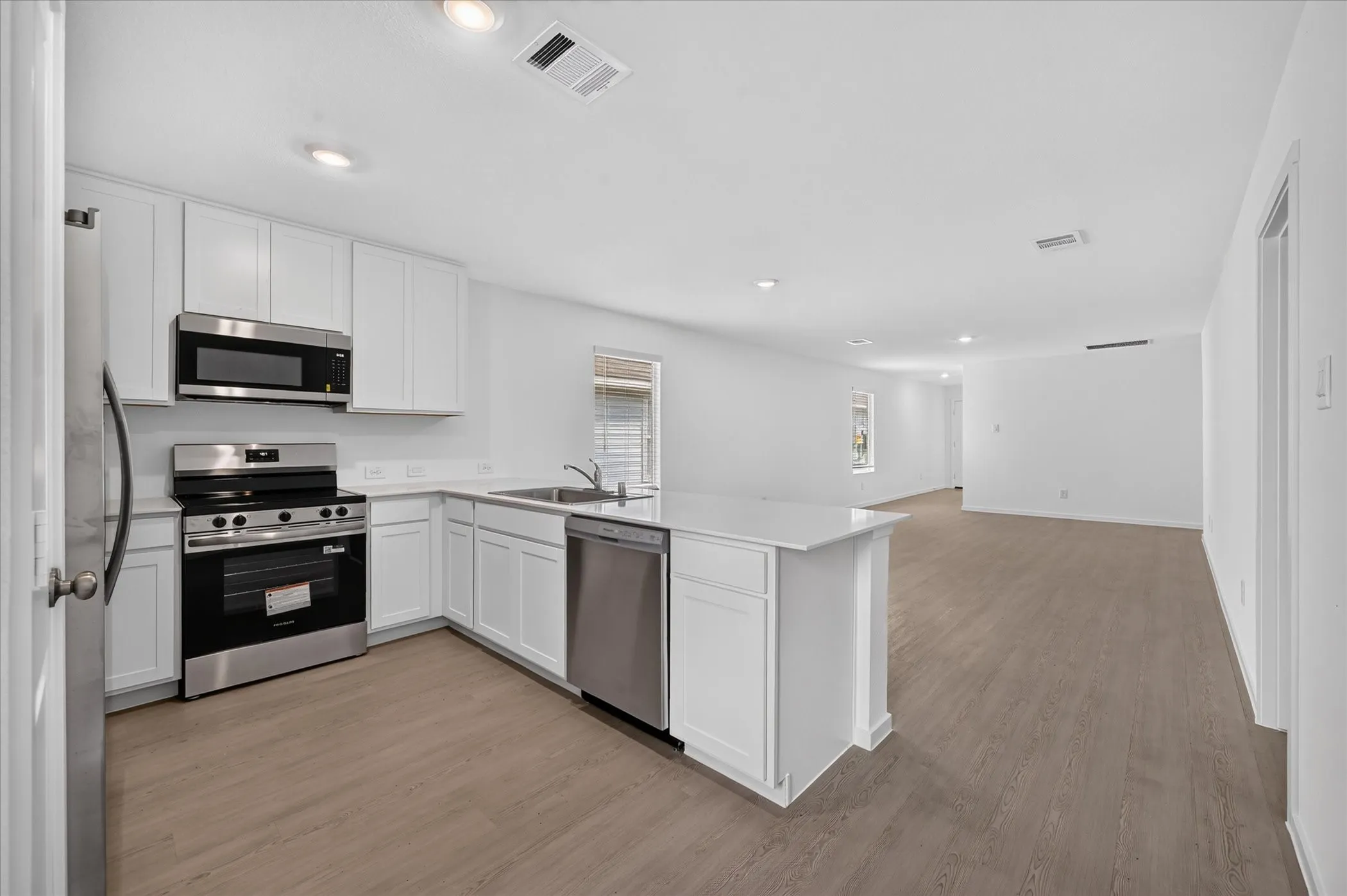 Single Family Residence For Rent in Collin County , 5330 Cinnamon Lane, Princeton, Texas 75407, 3 Bedroom, 2 Bathroom, 2 Garage spaces, 1,411 Sqft, built in 2026, mls#21403654, Real Estate Agent in Princeton, Homes For Rent in Collin county, Homes For Rent in Princeton, Realtor in Princeton Texas, Real Estate Brokerage Independent Realty Texas, Luminita Cordes Realtor