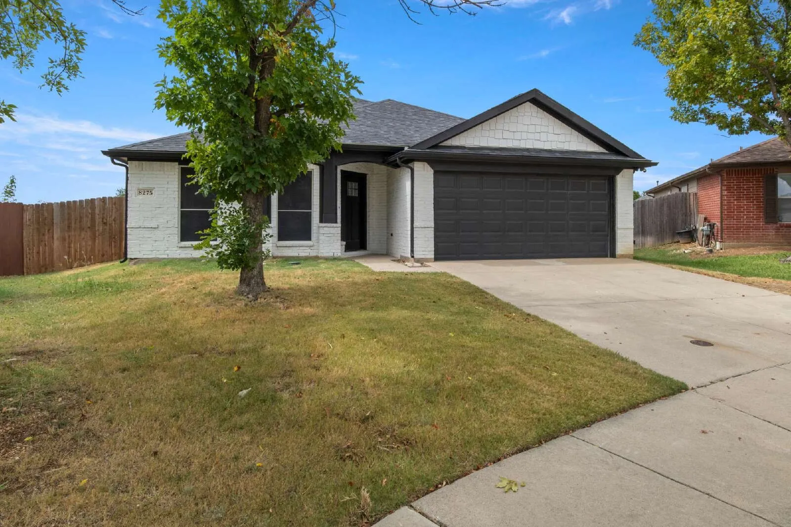 Single Family Residence For Rent in Tarrant County , 8275 Horse Whisper Lane, Fort Worth, Texas 76131, 3 Bedroom, 2 Bathroom, 2 Garage spaces, 1,949 Sqft, built in 2003, mls#21403656, Real Estate Agent in Fort Worth, Homes For Rent in Tarrant county, Homes For Rent in Fort Worth, Realtor in Fort Worth Texas, Real Estate Brokerage Independent Realty Texas, Luminita Cordes Realtor