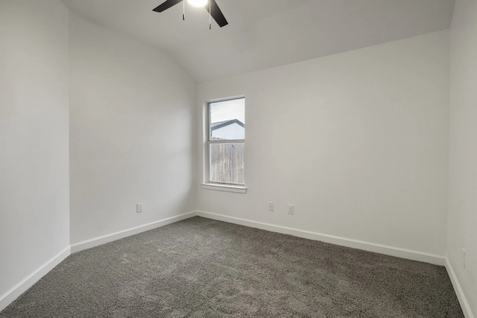 Single Family Residence For Rent in Tarrant County , 8275 Horse Whisper Lane, Fort Worth, Texas 76131, 3 Bedroom, 2 Bathroom, 2 Garage spaces, 1,949 Sqft, built in 2003, mls#21403656, Real Estate Agent in Fort Worth, Homes For Rent in Tarrant county, Homes For Rent in Fort Worth, Realtor in Fort Worth Texas, Real Estate Brokerage Independent Realty Texas, Luminita Cordes Realtor