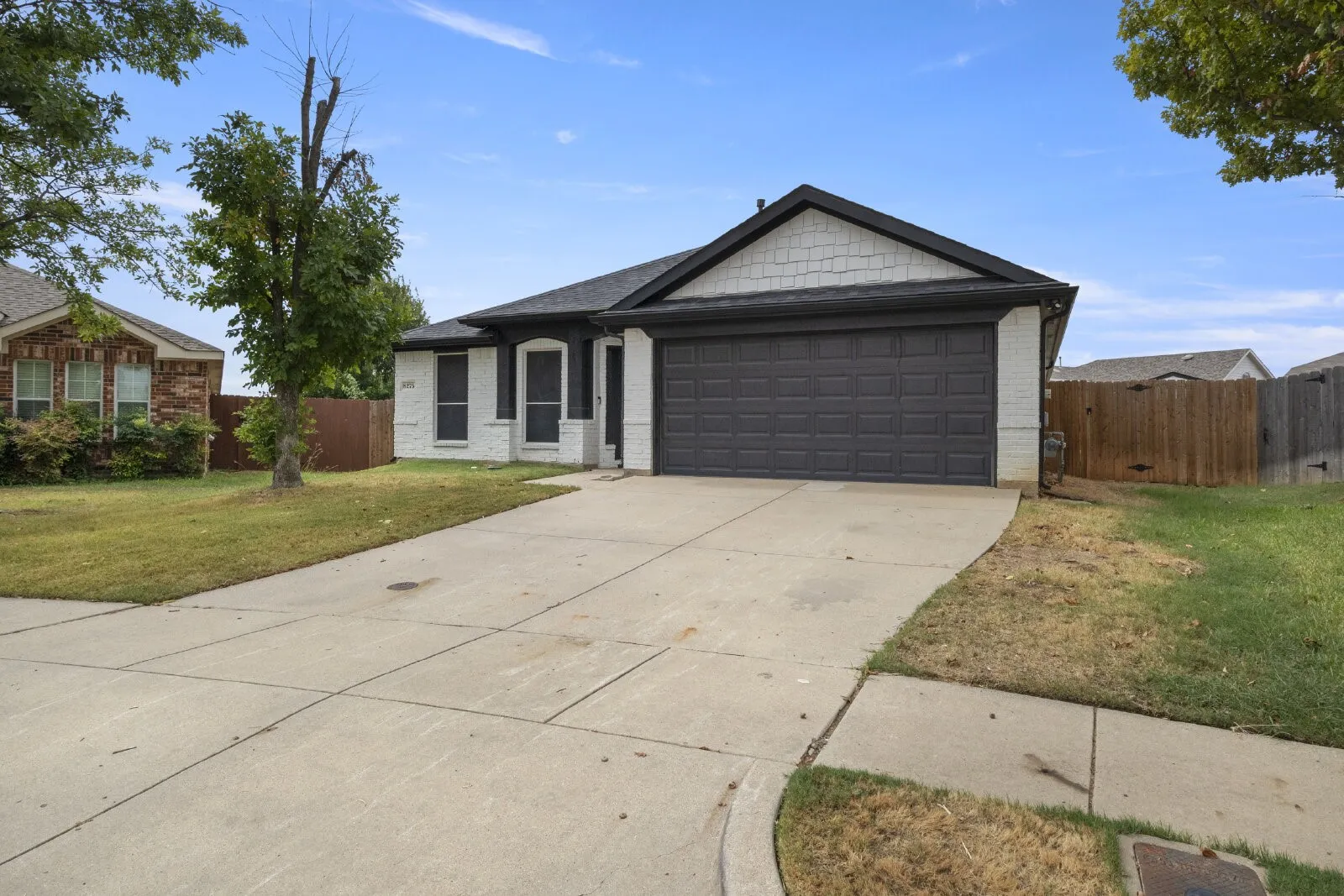 Single Family Residence For Rent in Tarrant County , 8275 Horse Whisper Lane, Fort Worth, Texas 76131, 3 Bedroom, 2 Bathroom, 2 Garage spaces, 1,949 Sqft, built in 2003, mls#21403656, Real Estate Agent in Fort Worth, Homes For Rent in Tarrant county, Homes For Rent in Fort Worth, Realtor in Fort Worth Texas, Real Estate Brokerage Independent Realty Texas, Luminita Cordes Realtor