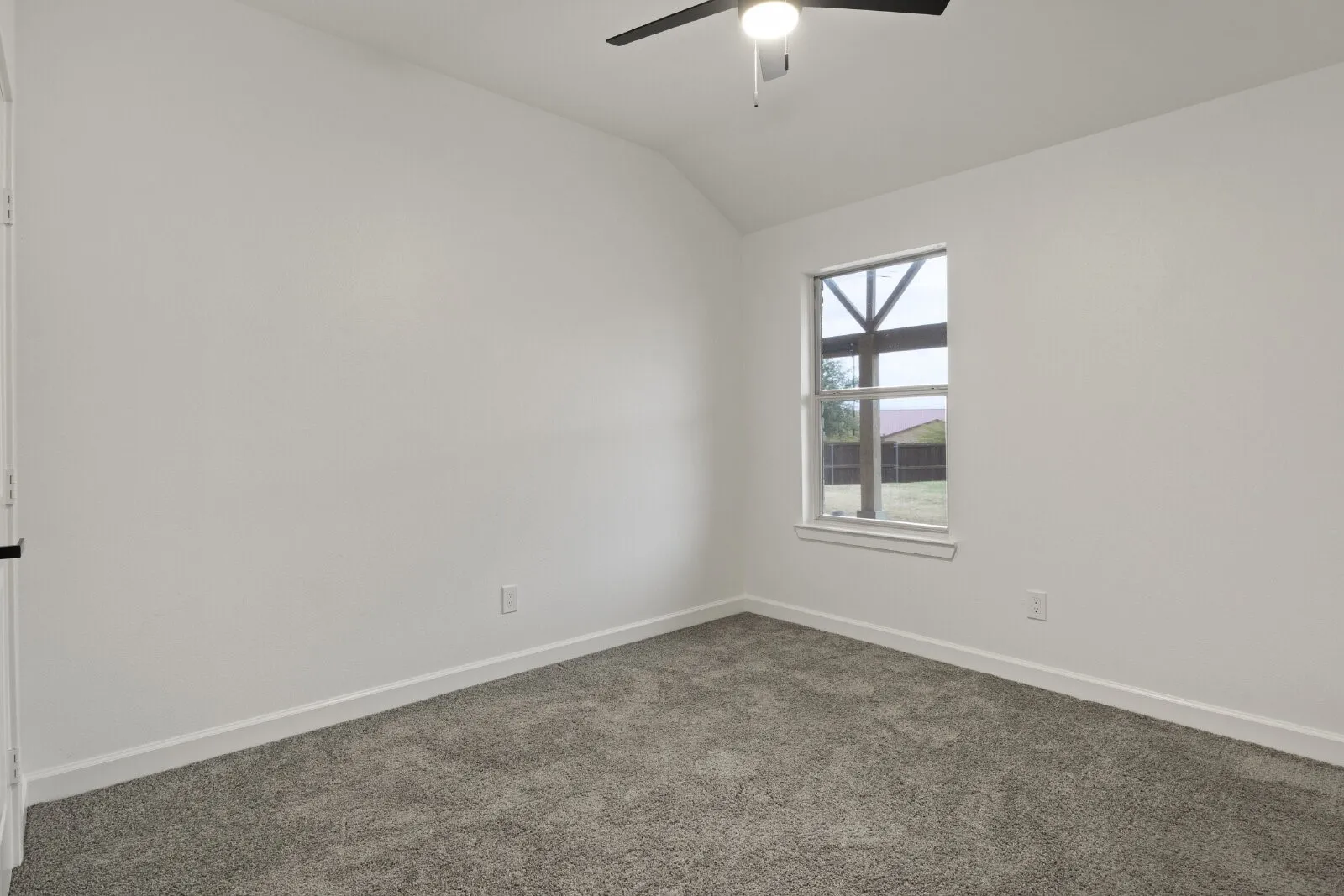 Single Family Residence For Rent in Tarrant County , 8275 Horse Whisper Lane, Fort Worth, Texas 76131, 3 Bedroom, 2 Bathroom, 2 Garage spaces, 1,949 Sqft, built in 2003, mls#21403656, Real Estate Agent in Fort Worth, Homes For Rent in Tarrant county, Homes For Rent in Fort Worth, Realtor in Fort Worth Texas, Real Estate Brokerage Independent Realty Texas, Luminita Cordes Realtor