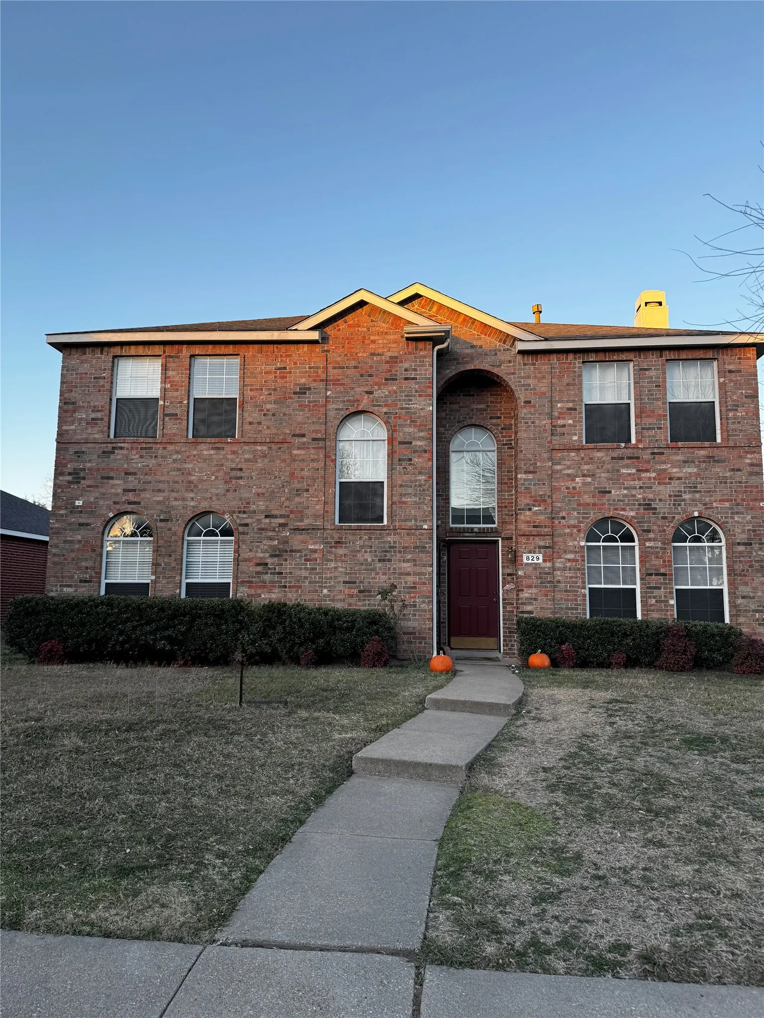 Single Family Residence For Rent in Dallas County , 829 John Peter Way, Mesquite, Texas 75149, 5 Bedroom, 3 Bathroom, 2 Garage spaces, 2,371 Sqft, built in 1999, mls#21403664, Real Estate Agent in Mesquite, Homes For Rent in Dallas county, Homes For Rent in Mesquite, Realtor in Mesquite Texas, Real Estate Brokerage Independent Realty Texas, Luminita Cordes Realtor