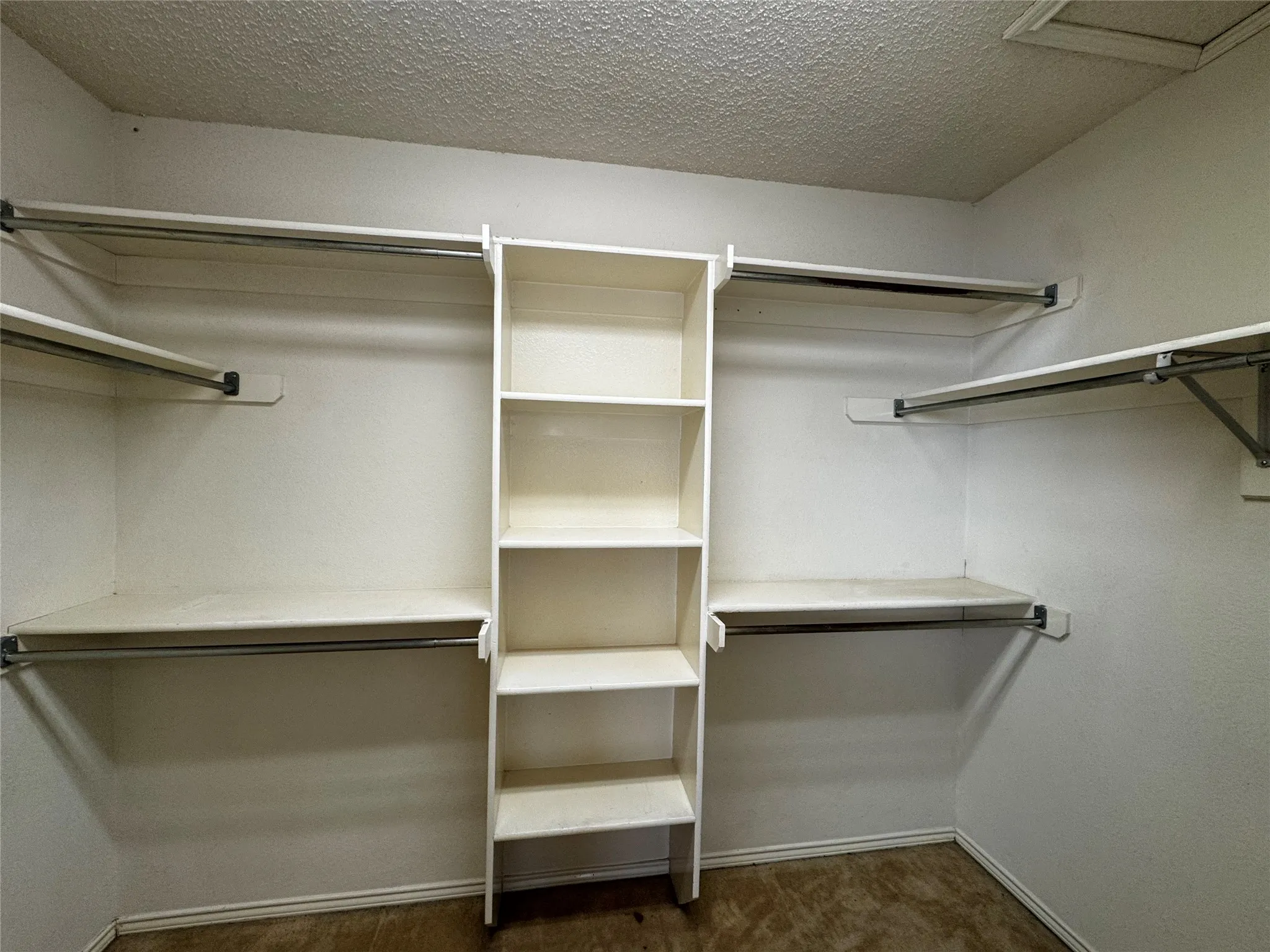 Single Family Residence For Rent in Dallas County , 829 John Peter Way, Mesquite, Texas 75149, 5 Bedroom, 3 Bathroom, 2 Garage spaces, 2,371 Sqft, built in 1999, mls#21403664, Real Estate Agent in Mesquite, Homes For Rent in Dallas county, Homes For Rent in Mesquite, Realtor in Mesquite Texas, Real Estate Brokerage Independent Realty Texas, Luminita Cordes Realtor
