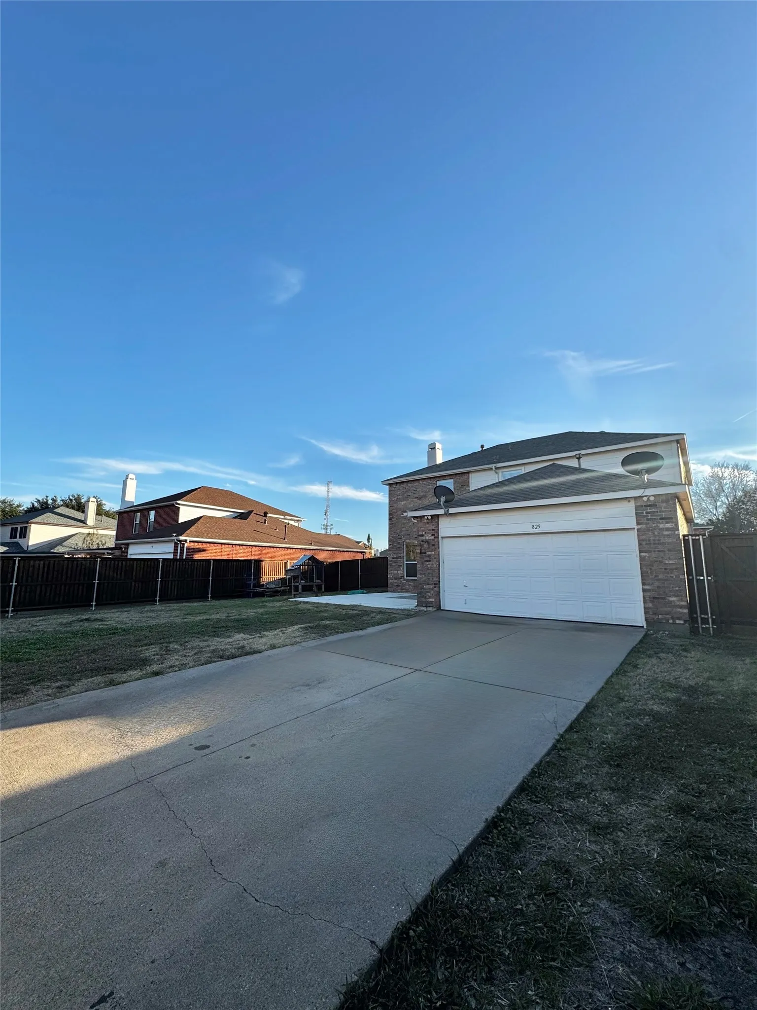 Single Family Residence For Rent in Dallas County , 829 John Peter Way, Mesquite, Texas 75149, 5 Bedroom, 3 Bathroom, 2 Garage spaces, 2,371 Sqft, built in 1999, mls#21403664, Real Estate Agent in Mesquite, Homes For Rent in Dallas county, Homes For Rent in Mesquite, Realtor in Mesquite Texas, Real Estate Brokerage Independent Realty Texas, Luminita Cordes Realtor