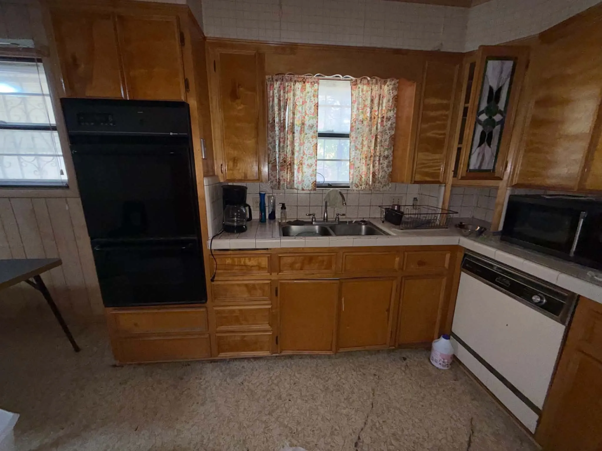 Single Family Residence For Sale in Bell County , 2206 S 51st Street, Temple, Texas 76504, 3 Bedroom, 2 Bathroom, 2 Garage spaces, 1,363 Sqft, built in 1961, mls#21403660, Real Estate Agent in Temple, Homes For Sale in Bell county, Homes For Sale in Temple, Realtor in Temple Texas, Real Estate Brokerage Independent Realty Texas, Luminita Cordes Realtor