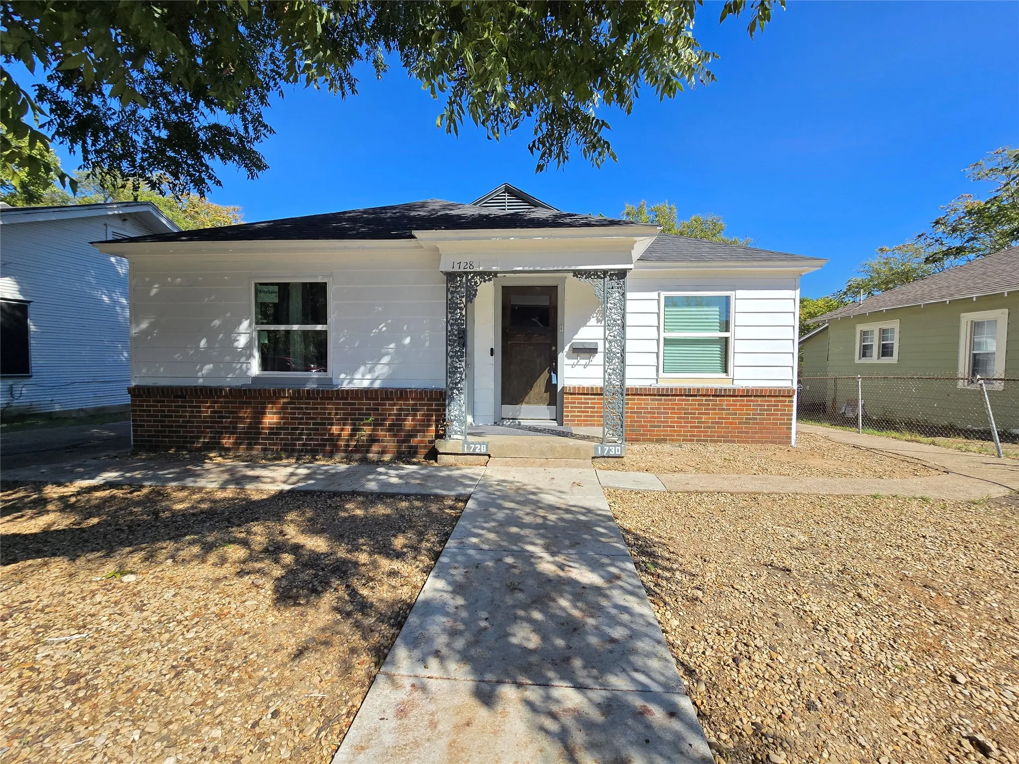 Duplex For Rent in Dallas County , 1730 Seevers Avenue 2, Dallas, Texas 75216, 3 Bedroom, 1 Bathroom, Garage spaces, 1,877 Sqft, built in 1946, mls#21403668, Real Estate Agent in Dallas, Homes For Rent in Dallas county, Homes For Rent in Dallas, Realtor in Dallas Texas, Real Estate Brokerage Independent Realty Texas, Luminita Cordes Realtor