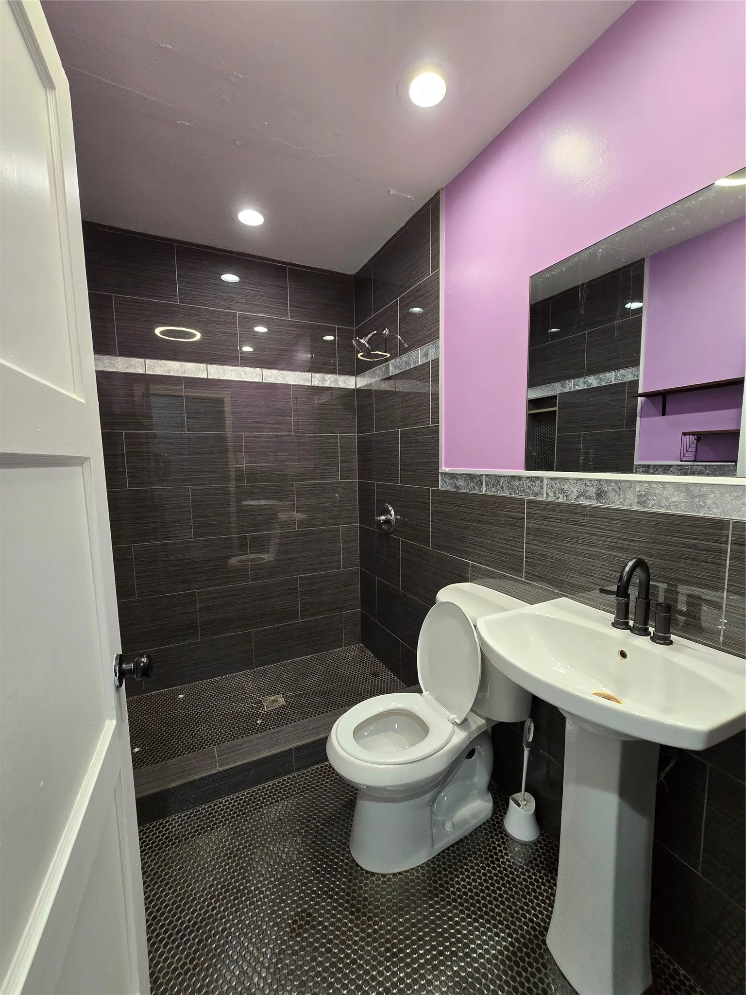 Duplex For Rent in Dallas County , 1730 Seevers Avenue 2, Dallas, Texas 75216, 3 Bedroom, 1 Bathroom, Garage spaces, 1,877 Sqft, built in 1946, mls#21403668, Real Estate Agent in Dallas, Homes For Rent in Dallas county, Homes For Rent in Dallas, Realtor in Dallas Texas, Real Estate Brokerage Independent Realty Texas, Luminita Cordes Realtor