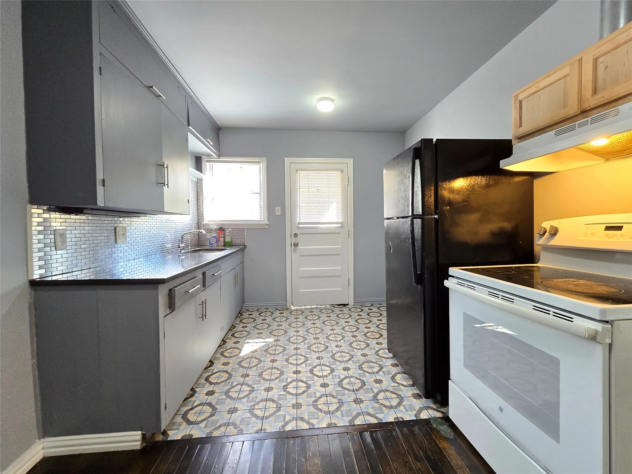 Duplex For Rent in Dallas County , 1730 Seevers Avenue 2, Dallas, Texas 75216, 3 Bedroom, 1 Bathroom, Garage spaces, 1,877 Sqft, built in 1946, mls#21403668, Real Estate Agent in Dallas, Homes For Rent in Dallas county, Homes For Rent in Dallas, Realtor in Dallas Texas, Real Estate Brokerage Independent Realty Texas, Luminita Cordes Realtor