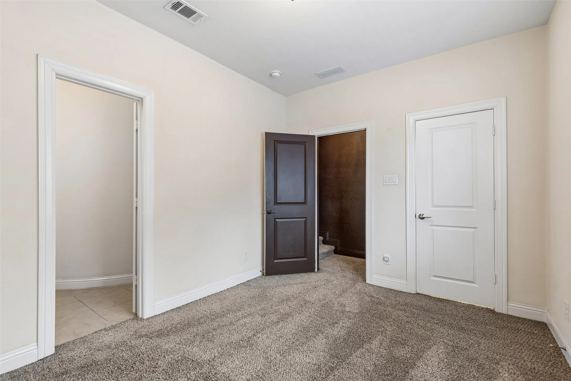 Single Family Residence For Sale in Denton County , 2707 Point Vista Drive, Lewisville, Texas 75067, 5 Bedroom, 4 Bathroom, 3 Garage spaces, 3,181 Sqft, built in 2015, mls#21400986, Real Estate Agent in Lewisville, Homes For Sale in Denton county, Homes For Sale in Lewisville, Realtor in Lewisville Texas, Real Estate Brokerage Independent Realty Texas, Luminita Cordes Realtor