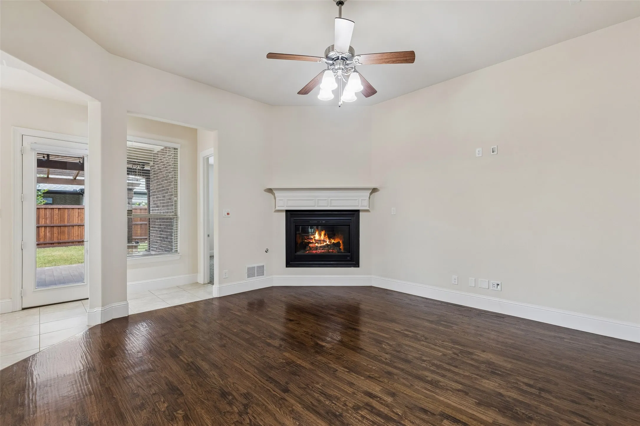 Single Family Residence For Sale in Denton County , 2707 Point Vista Drive, Lewisville, Texas 75067, 5 Bedroom, 4 Bathroom, 3 Garage spaces, 3,181 Sqft, built in 2015, mls#21400986, Real Estate Agent in Lewisville, Homes For Sale in Denton county, Homes For Sale in Lewisville, Realtor in Lewisville Texas, Real Estate Brokerage Independent Realty Texas, Luminita Cordes Realtor