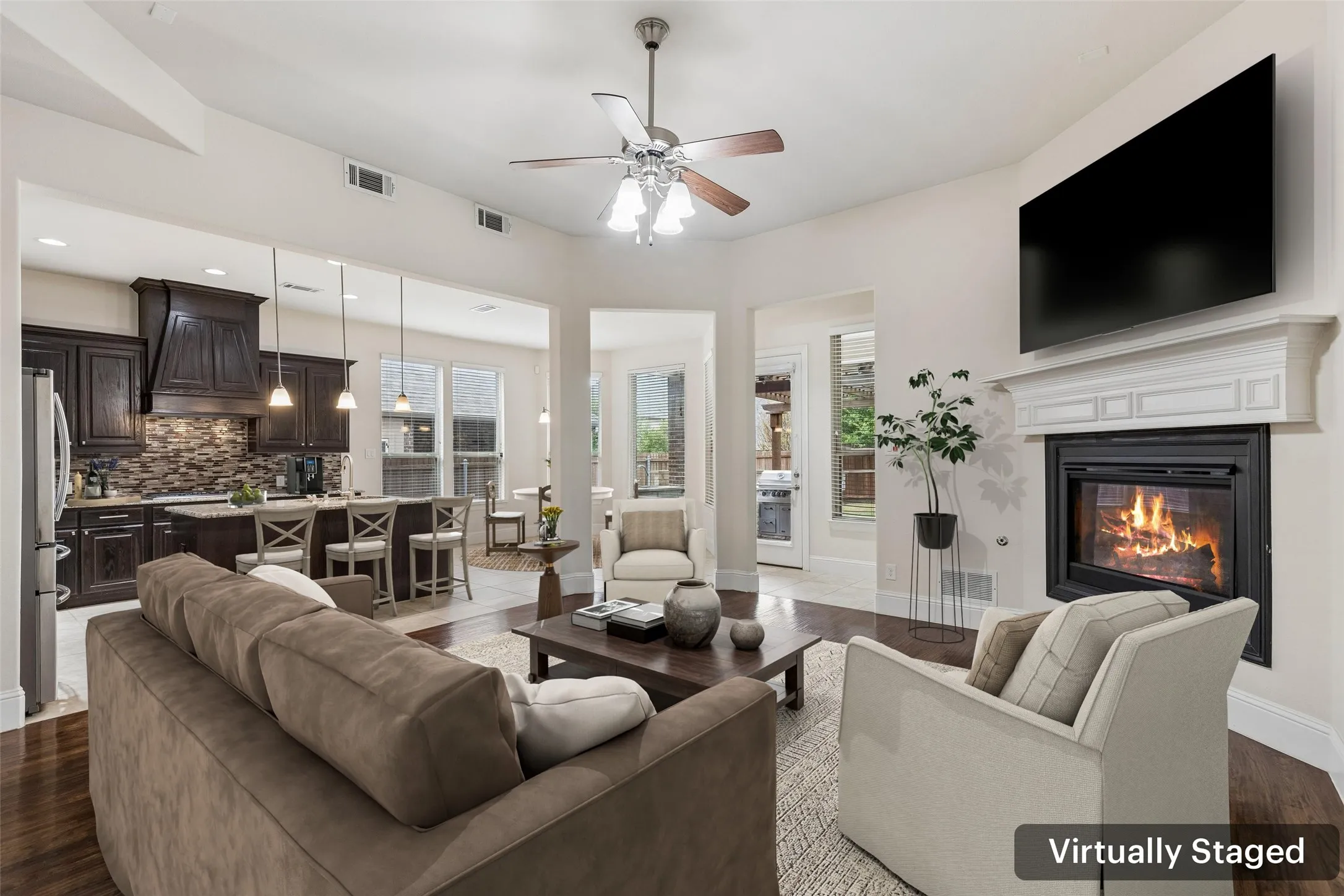 Single Family Residence For Sale in Denton County , 2707 Point Vista Drive, Lewisville, Texas 75067, 5 Bedroom, 4 Bathroom, 3 Garage spaces, 3,181 Sqft, built in 2015, mls#21400986, Real Estate Agent in Lewisville, Homes For Sale in Denton county, Homes For Sale in Lewisville, Realtor in Lewisville Texas, Real Estate Brokerage Independent Realty Texas, Luminita Cordes Realtor