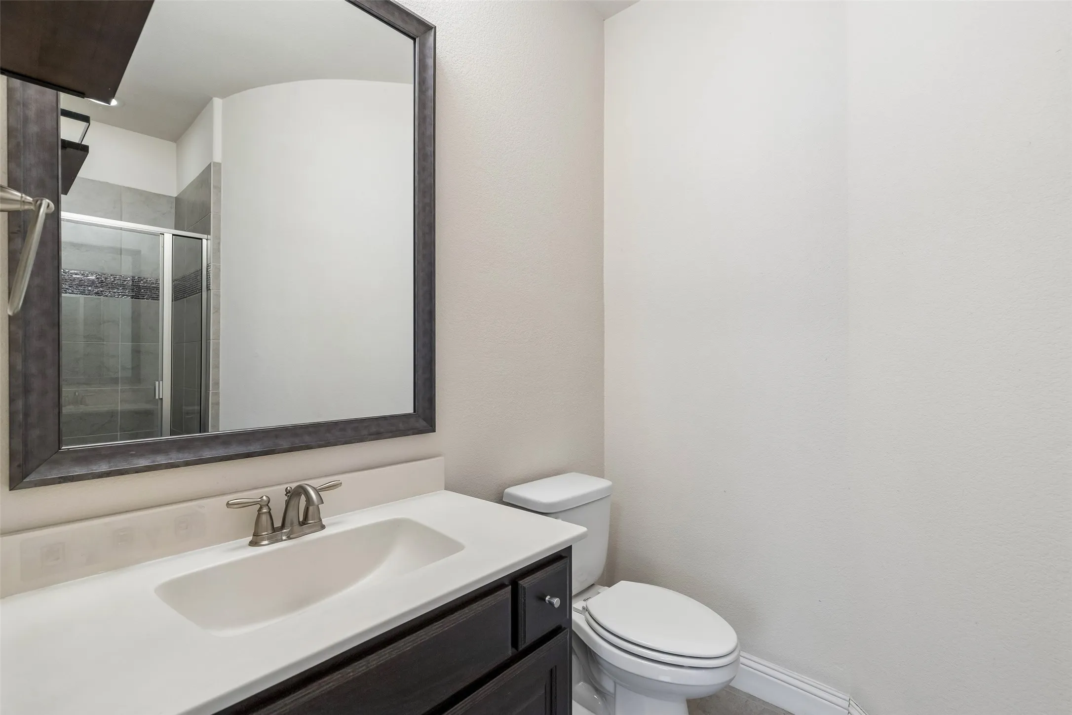 Single Family Residence For Sale in Denton County , 2707 Point Vista Drive, Lewisville, Texas 75067, 5 Bedroom, 4 Bathroom, 3 Garage spaces, 3,181 Sqft, built in 2015, mls#21400986, Real Estate Agent in Lewisville, Homes For Sale in Denton county, Homes For Sale in Lewisville, Realtor in Lewisville Texas, Real Estate Brokerage Independent Realty Texas, Luminita Cordes Realtor