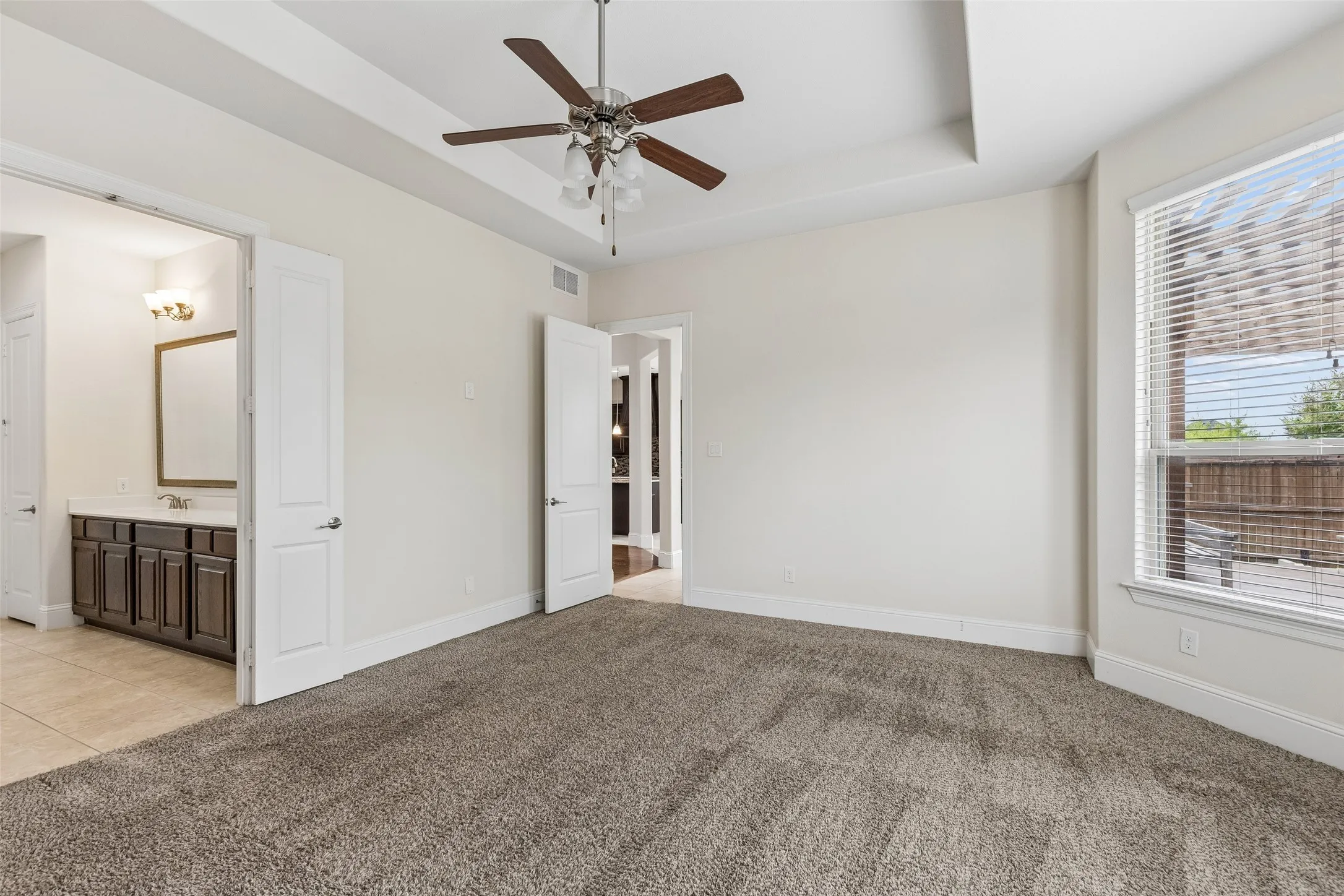 Single Family Residence For Sale in Denton County , 2707 Point Vista Drive, Lewisville, Texas 75067, 5 Bedroom, 4 Bathroom, 3 Garage spaces, 3,181 Sqft, built in 2015, mls#21400986, Real Estate Agent in Lewisville, Homes For Sale in Denton county, Homes For Sale in Lewisville, Realtor in Lewisville Texas, Real Estate Brokerage Independent Realty Texas, Luminita Cordes Realtor
