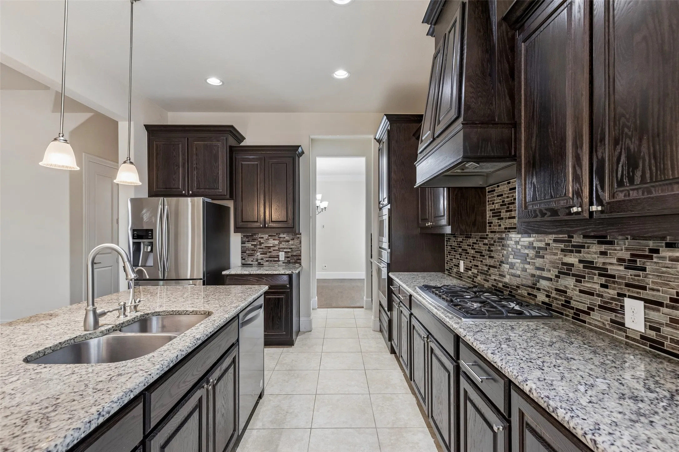 Single Family Residence For Sale in Denton County , 2707 Point Vista Drive, Lewisville, Texas 75067, 5 Bedroom, 4 Bathroom, 3 Garage spaces, 3,181 Sqft, built in 2015, mls#21400986, Real Estate Agent in Lewisville, Homes For Sale in Denton county, Homes For Sale in Lewisville, Realtor in Lewisville Texas, Real Estate Brokerage Independent Realty Texas, Luminita Cordes Realtor