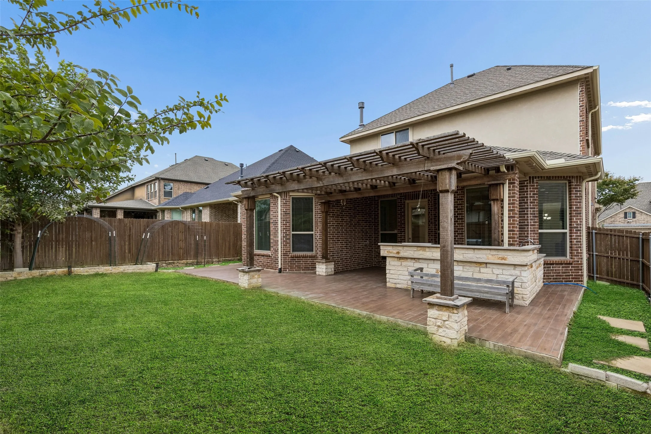 Single Family Residence For Sale in Denton County , 2707 Point Vista Drive, Lewisville, Texas 75067, 5 Bedroom, 4 Bathroom, 3 Garage spaces, 3,181 Sqft, built in 2015, mls#21400986, Real Estate Agent in Lewisville, Homes For Sale in Denton county, Homes For Sale in Lewisville, Realtor in Lewisville Texas, Real Estate Brokerage Independent Realty Texas, Luminita Cordes Realtor