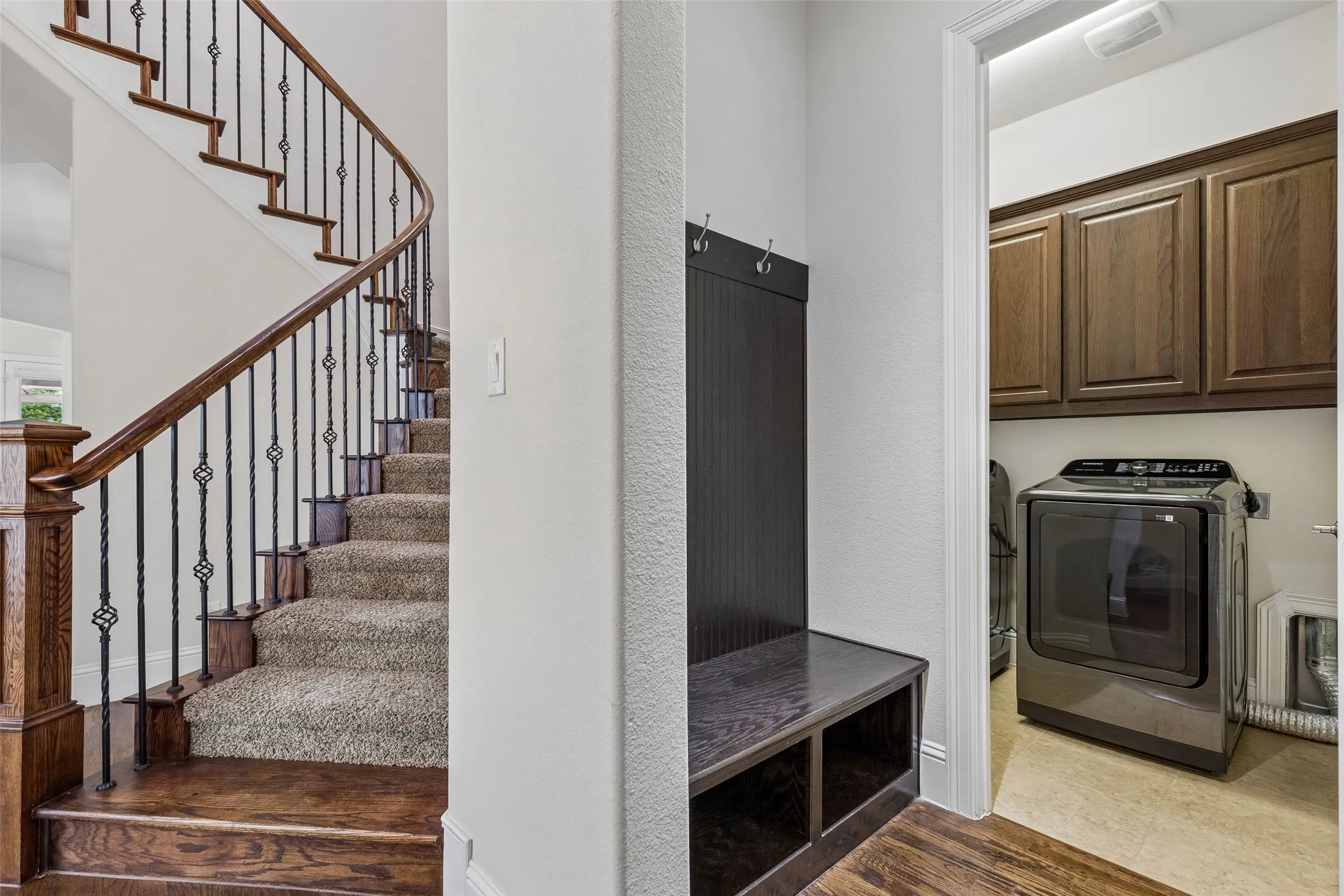 Single Family Residence For Sale in Denton County , 2707 Point Vista Drive, Lewisville, Texas 75067, 5 Bedroom, 4 Bathroom, 3 Garage spaces, 3,181 Sqft, built in 2015, mls#21400986, Real Estate Agent in Lewisville, Homes For Sale in Denton county, Homes For Sale in Lewisville, Realtor in Lewisville Texas, Real Estate Brokerage Independent Realty Texas, Luminita Cordes Realtor
