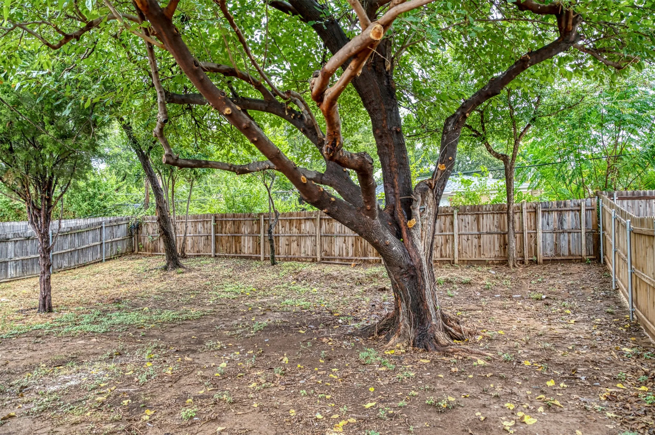 Single Family Residence For Sale in Tarrant County , 416 Myrtle Drive, Hurst, Texas 76053, 4 Bedroom, 2 Bathroom, Garage spaces, 1,307 Sqft, built in 1956, mls#21361321, Real Estate Agent in Hurst, Homes For Sale in Tarrant county, Homes For Sale in Hurst, Realtor in Hurst Texas, Real Estate Brokerage Independent Realty Texas, Luminita Cordes Realtor