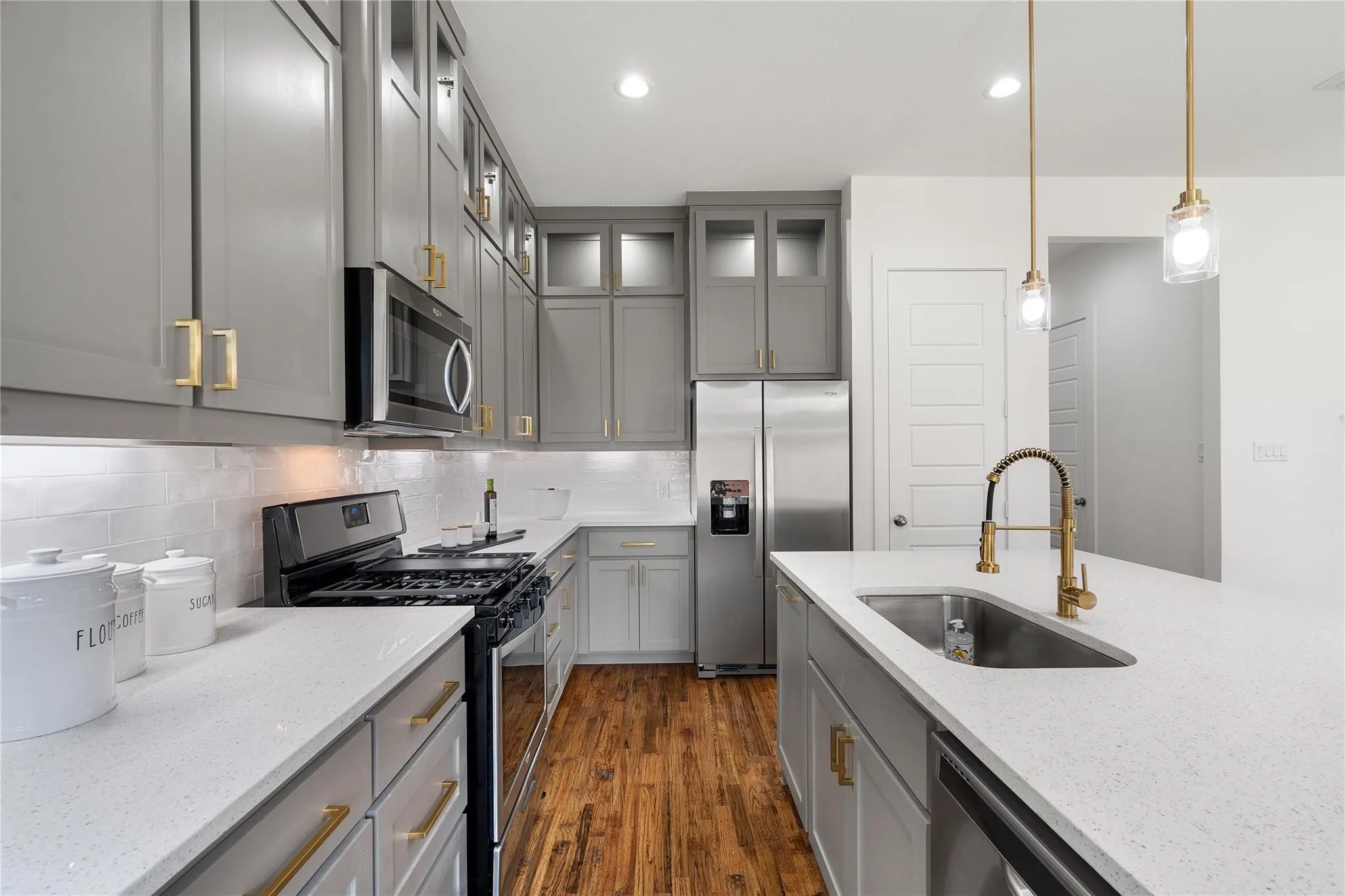 Single Family Residence For Rent in Dallas County , 907 Saint George Place, De Soto, Texas 75115, 4 Bedroom, 3 Bathroom, 2 Garage spaces, 2,600 Sqft, built in 2022, mls#21403636, Real Estate Agent in De Soto, Homes For Rent in Dallas county, Homes For Rent in De Soto, Realtor in De Soto Texas, Real Estate Brokerage Independent Realty Texas, Luminita Cordes Realtor