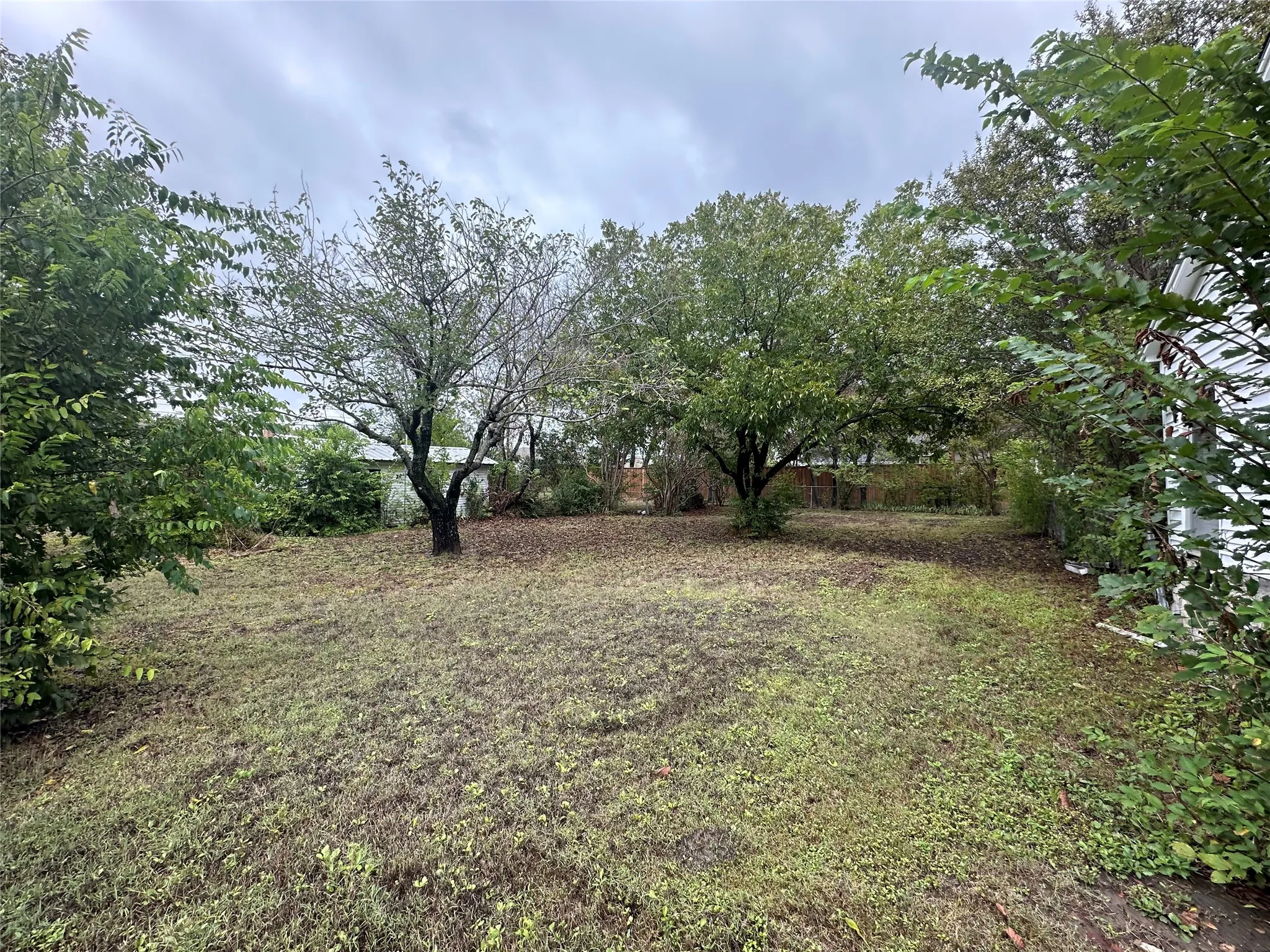 Single Family Residence For Sale in Ellis County , 617 E 5th Street, Ferris, Texas 75125, 3 Bedroom, 1 Bathroom, Garage spaces, 1,232 Sqft, built in 1961, mls#21403621, Real Estate Agent in Ferris, Homes For Sale in Ellis county, Homes For Sale in Ferris, Realtor in Ferris Texas, Real Estate Brokerage Independent Realty Texas, Luminita Cordes Realtor