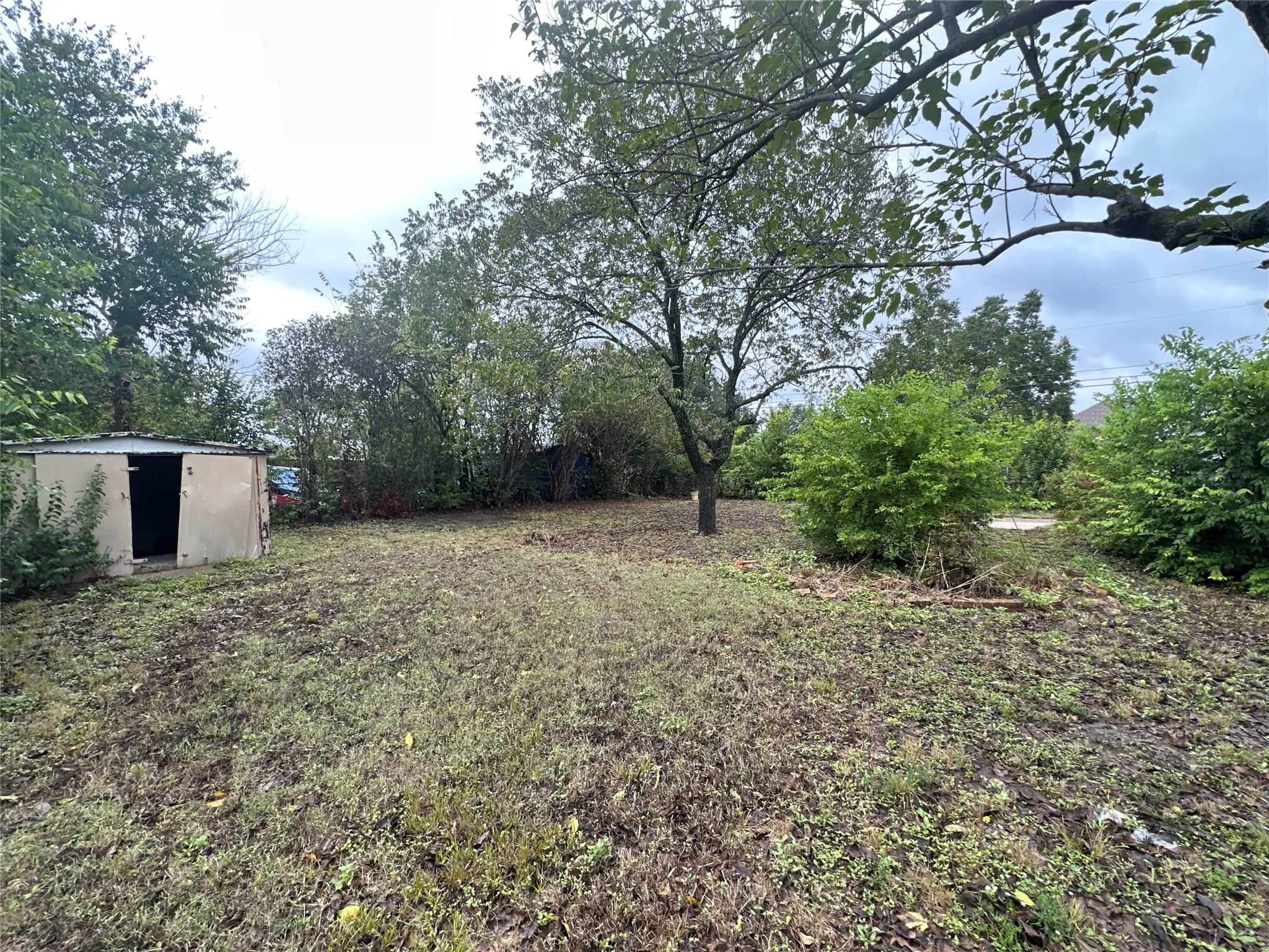 Single Family Residence For Sale in Ellis County , 617 E 5th Street, Ferris, Texas 75125, 3 Bedroom, 1 Bathroom, Garage spaces, 1,232 Sqft, built in 1961, mls#21403621, Real Estate Agent in Ferris, Homes For Sale in Ellis county, Homes For Sale in Ferris, Realtor in Ferris Texas, Real Estate Brokerage Independent Realty Texas, Luminita Cordes Realtor