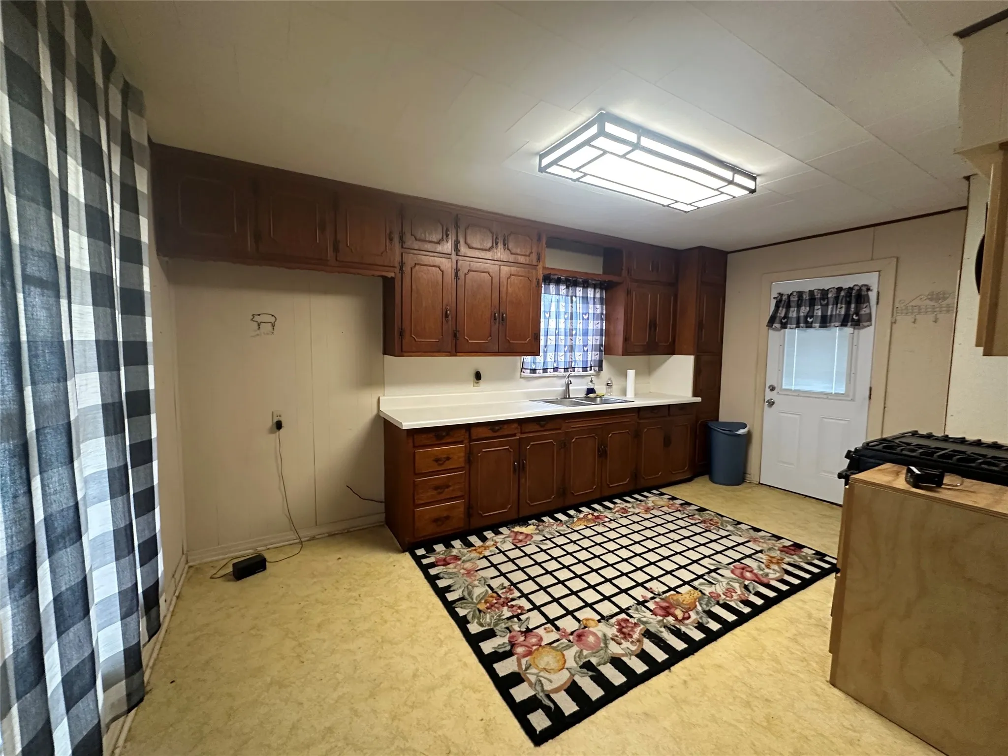 Single Family Residence For Sale in Ellis County , 617 E 5th Street, Ferris, Texas 75125, 3 Bedroom, 1 Bathroom, Garage spaces, 1,232 Sqft, built in 1961, mls#21403621, Real Estate Agent in Ferris, Homes For Sale in Ellis county, Homes For Sale in Ferris, Realtor in Ferris Texas, Real Estate Brokerage Independent Realty Texas, Luminita Cordes Realtor