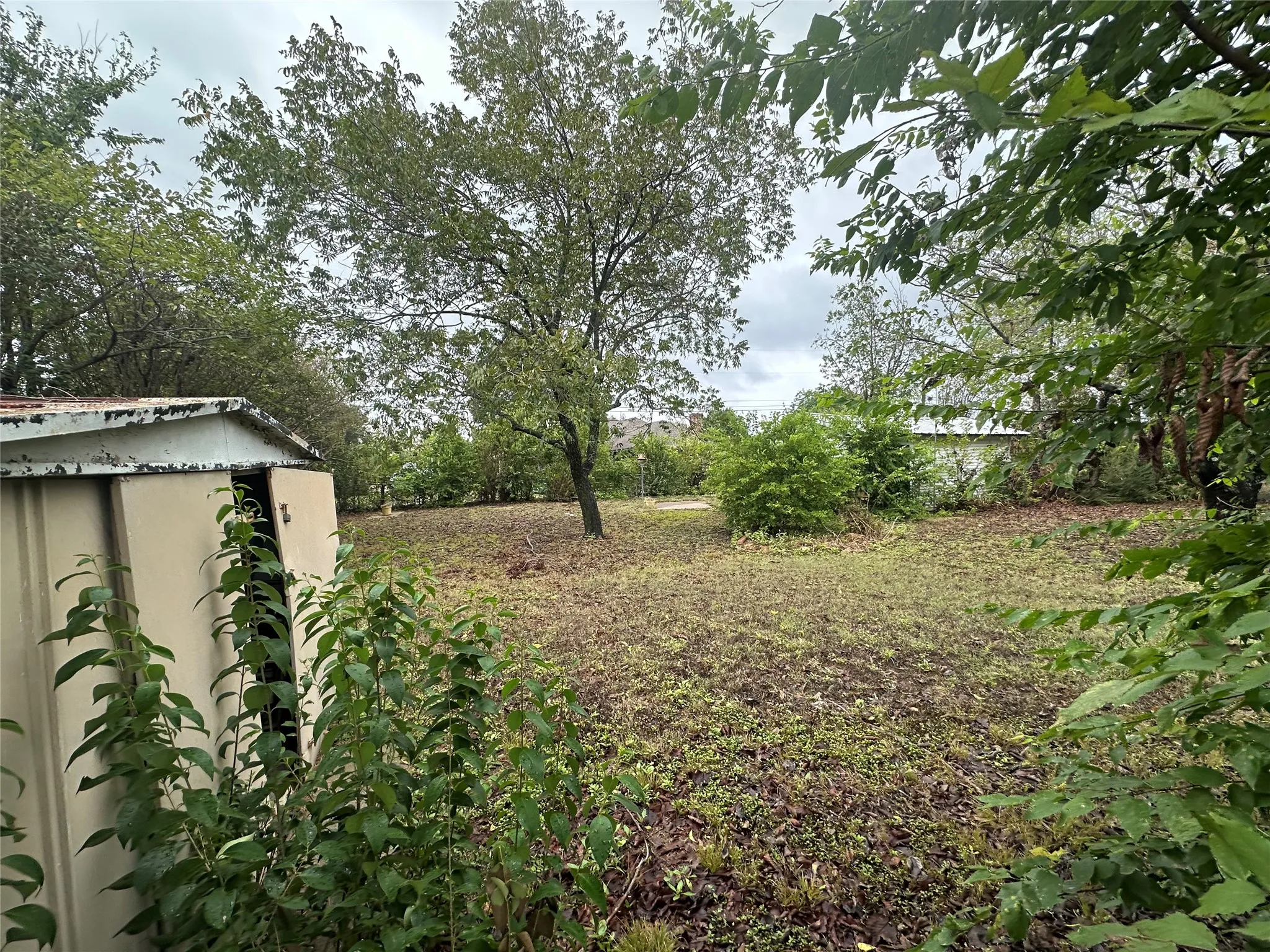 Single Family Residence For Sale in Ellis County , 617 E 5th Street, Ferris, Texas 75125, 3 Bedroom, 1 Bathroom, Garage spaces, 1,232 Sqft, built in 1961, mls#21403621, Real Estate Agent in Ferris, Homes For Sale in Ellis county, Homes For Sale in Ferris, Realtor in Ferris Texas, Real Estate Brokerage Independent Realty Texas, Luminita Cordes Realtor