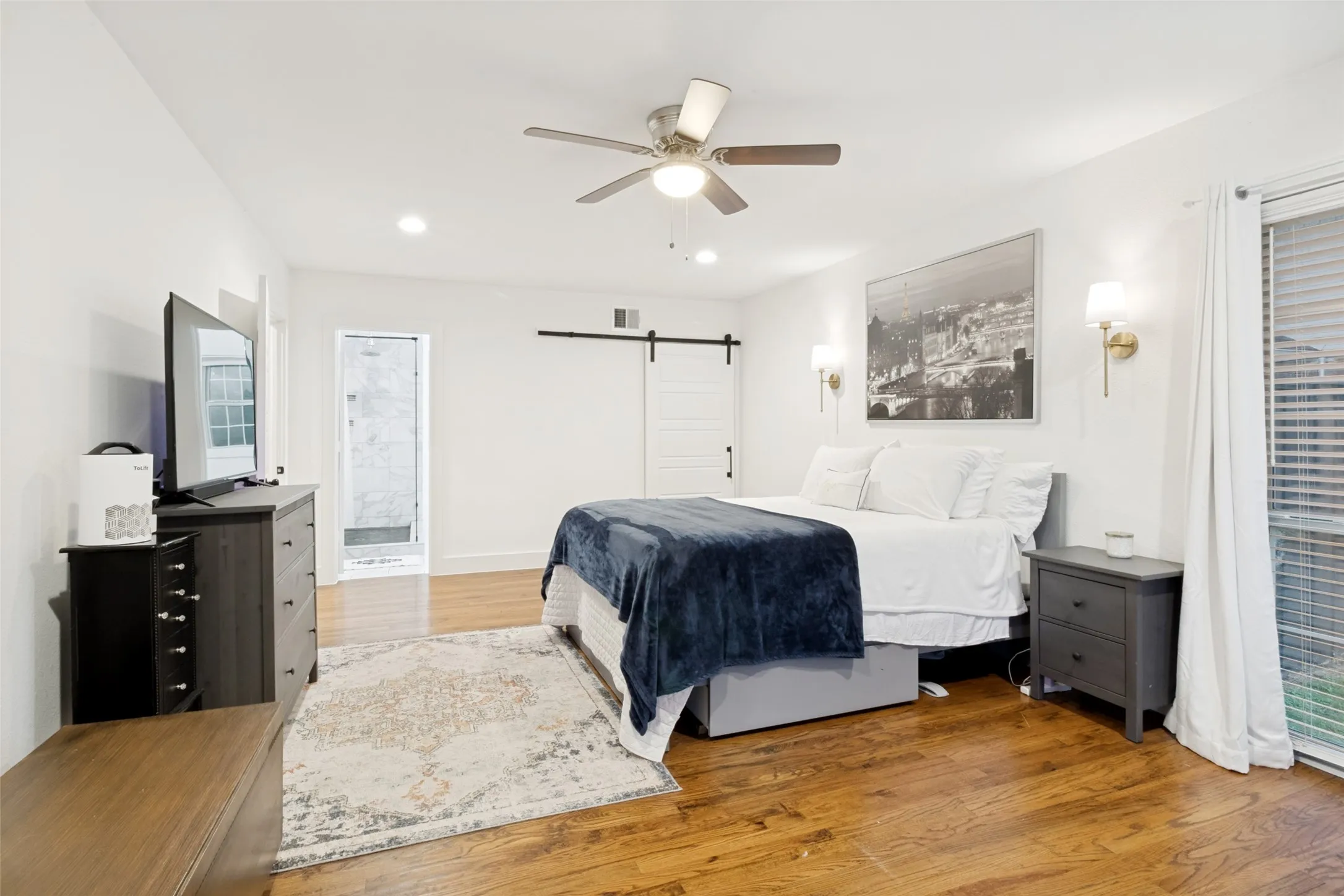 Single Family Residence For Sale in Dallas County , 6867 Gaston Avenue, Dallas, Texas 75214, 4 Bedroom, 3 Bathroom, 2 Garage spaces, 2,340 Sqft, built in 1937, mls#21403263, Real Estate Agent in Dallas, Homes For Sale in Dallas county, Homes For Sale in Dallas, Realtor in Dallas Texas, Real Estate Brokerage Independent Realty Texas, Luminita Cordes Realtor