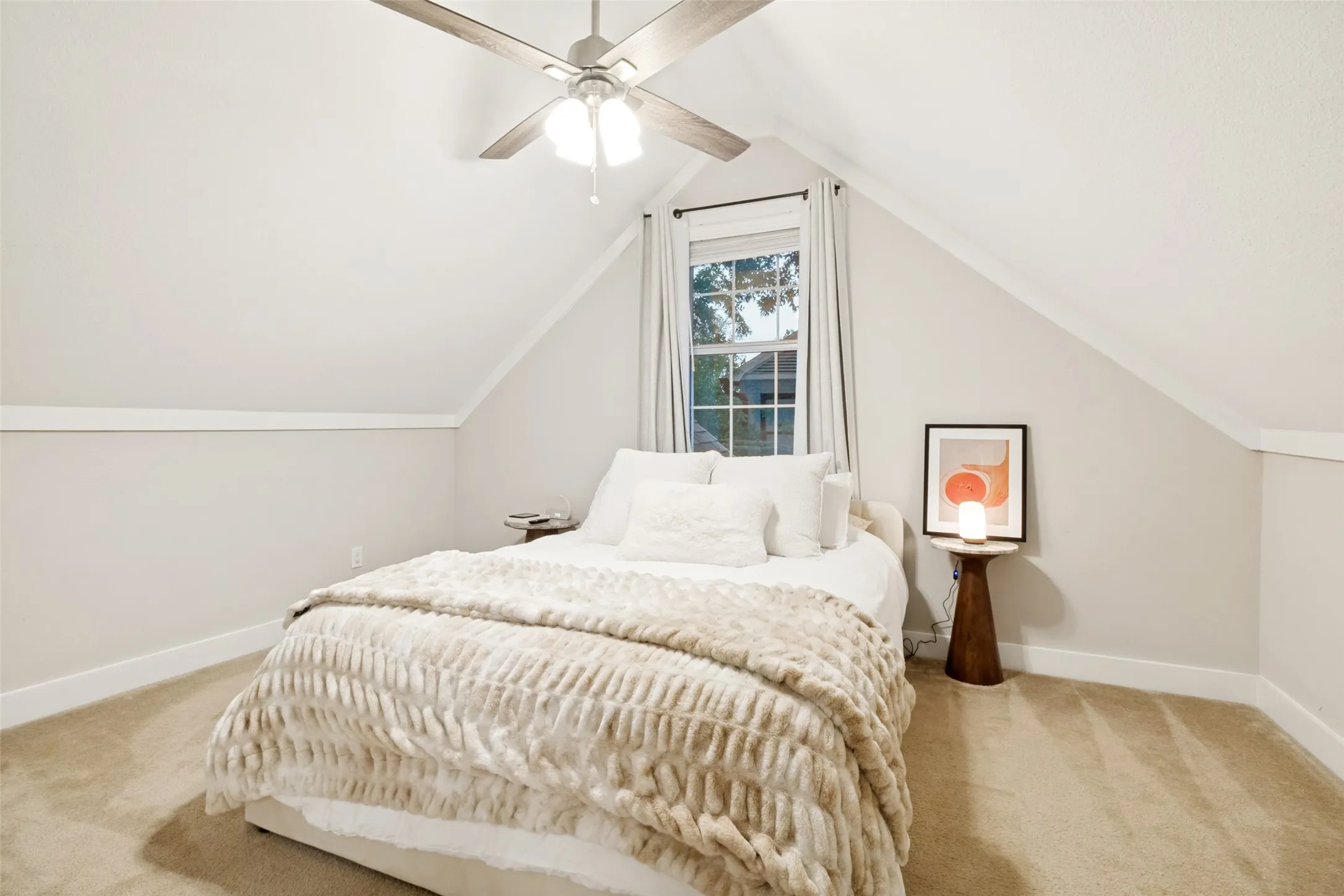 Single Family Residence For Sale in Dallas County , 6867 Gaston Avenue, Dallas, Texas 75214, 4 Bedroom, 3 Bathroom, 2 Garage spaces, 2,340 Sqft, built in 1937, mls#21403263, Real Estate Agent in Dallas, Homes For Sale in Dallas county, Homes For Sale in Dallas, Realtor in Dallas Texas, Real Estate Brokerage Independent Realty Texas, Luminita Cordes Realtor