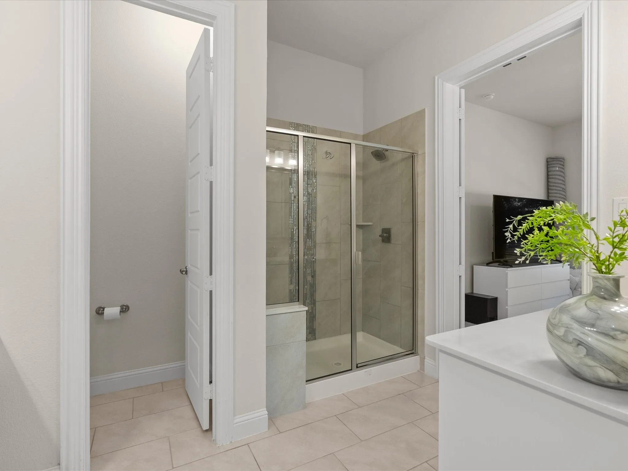Townhouse For Rent in Collin County , 4909 Shore Crest Drive, Mc Kinney, Texas 75070, 4 Bedroom, 4 Bathroom, 2 Garage spaces, 2,440 Sqft, built in 2019, mls#21403054, Real Estate Agent in Mc Kinney, Homes For Rent in Collin county, Homes For Rent in Mc Kinney, Realtor in Mc Kinney Texas, Real Estate Brokerage Independent Realty Texas, Luminita Cordes Realtor
