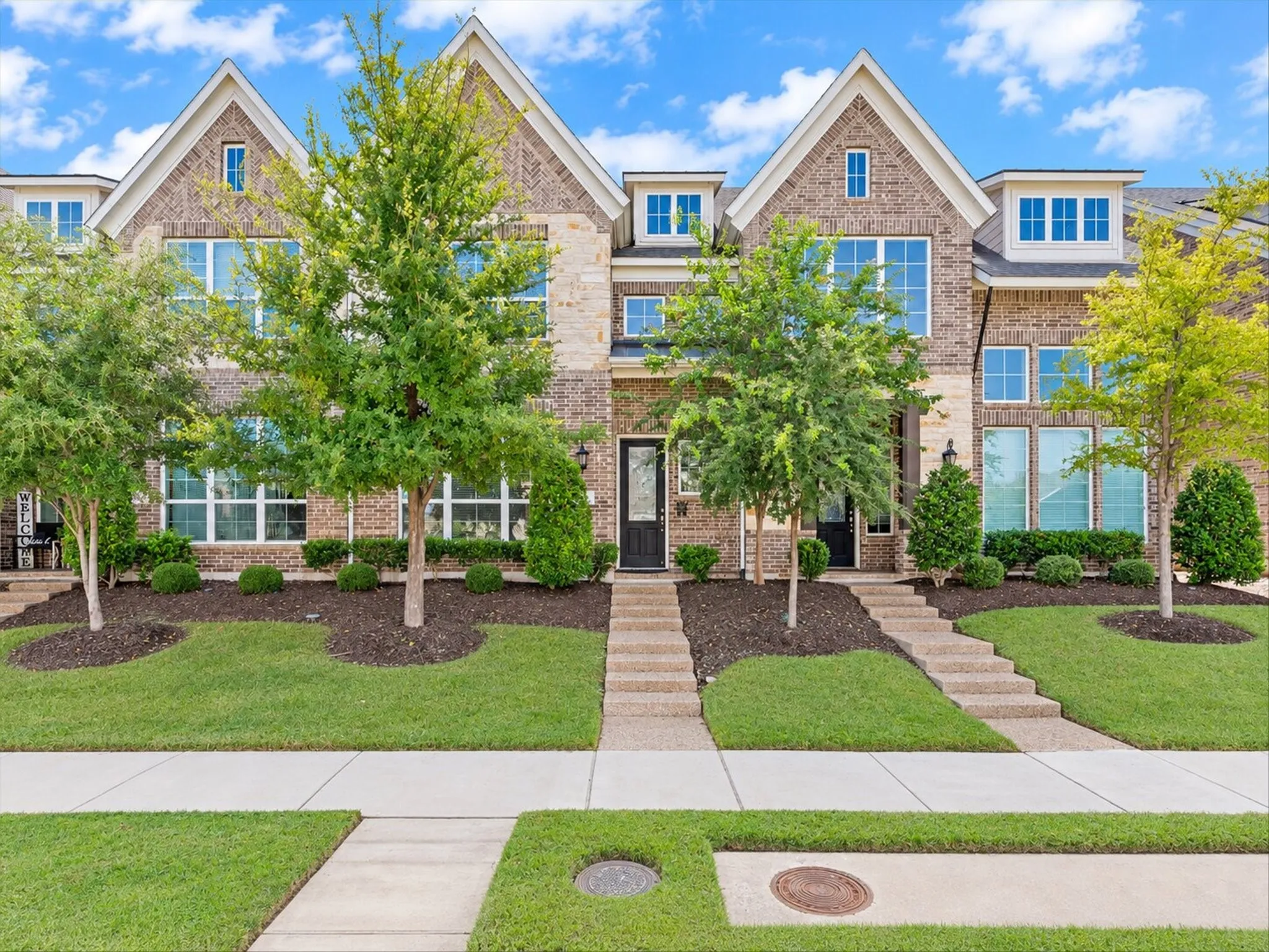Townhouse For Rent in Collin County , 4909 Shore Crest Drive, Mc Kinney, Texas 75070, 4 Bedroom, 4 Bathroom, 2 Garage spaces, 2,440 Sqft, built in 2019, mls#21403054, Real Estate Agent in Mc Kinney, Homes For Rent in Collin county, Homes For Rent in Mc Kinney, Realtor in Mc Kinney Texas, Real Estate Brokerage Independent Realty Texas, Luminita Cordes Realtor
