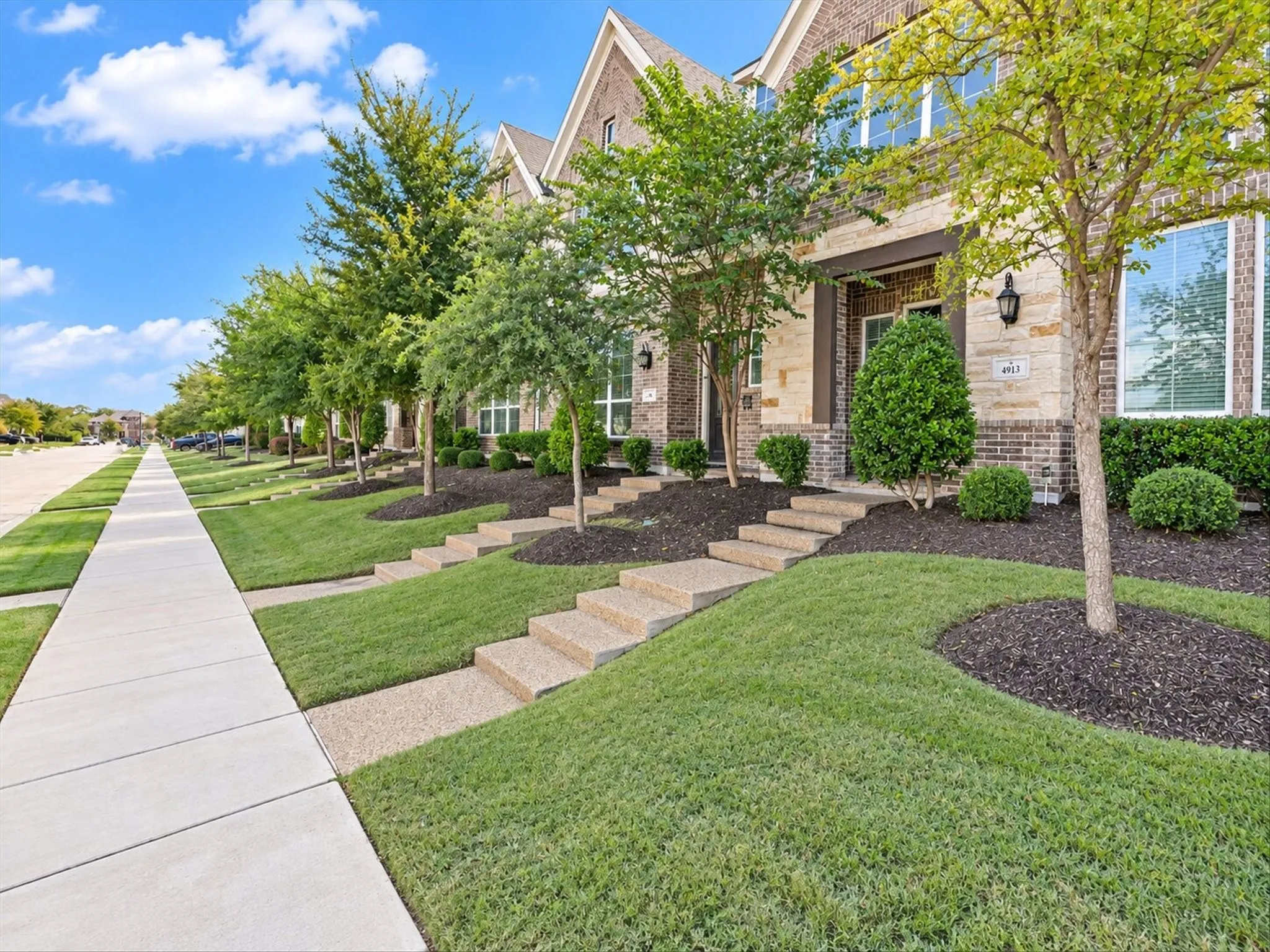 Townhouse For Rent in Collin County , 4909 Shore Crest Drive, Mc Kinney, Texas 75070, 4 Bedroom, 4 Bathroom, 2 Garage spaces, 2,440 Sqft, built in 2019, mls#21403054, Real Estate Agent in Mc Kinney, Homes For Rent in Collin county, Homes For Rent in Mc Kinney, Realtor in Mc Kinney Texas, Real Estate Brokerage Independent Realty Texas, Luminita Cordes Realtor