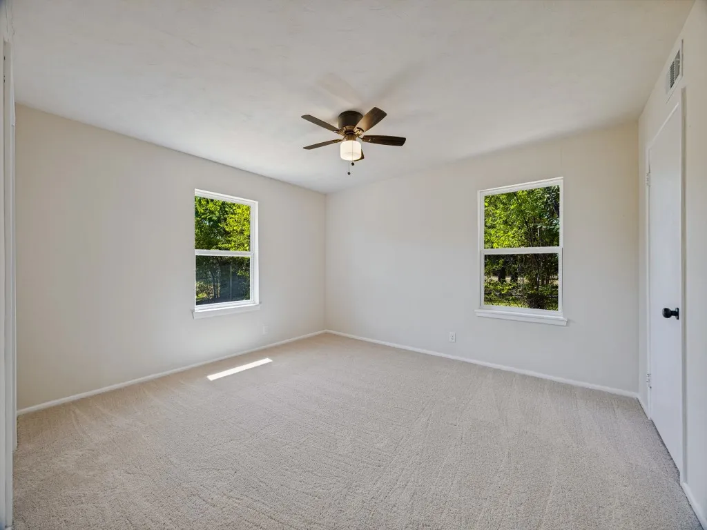 Single Family Residence For Sale in Grayson County , 400 W Anita Street, Sherman, Texas 75092, 2 Bedroom, 2 Bathroom, 2 Garage spaces, 1,323 Sqft, built in 1960, mls#21403694, Real Estate Agent in Sherman, Homes For Sale in Grayson county, Homes For Sale in Sherman, Realtor in Sherman Texas, Real Estate Brokerage Independent Realty Texas, Luminita Cordes Realtor
