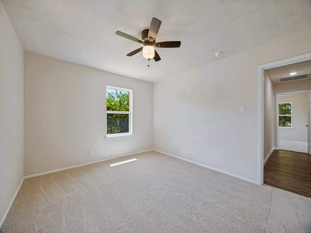 Single Family Residence For Sale in Grayson County , 400 W Anita Street, Sherman, Texas 75092, 2 Bedroom, 2 Bathroom, 2 Garage spaces, 1,323 Sqft, built in 1960, mls#21403694, Real Estate Agent in Sherman, Homes For Sale in Grayson county, Homes For Sale in Sherman, Realtor in Sherman Texas, Real Estate Brokerage Independent Realty Texas, Luminita Cordes Realtor