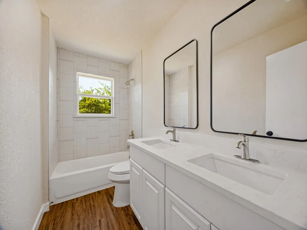 Single Family Residence For Sale in Grayson County , 400 W Anita Street, Sherman, Texas 75092, 2 Bedroom, 2 Bathroom, 2 Garage spaces, 1,323 Sqft, built in 1960, mls#21403694, Real Estate Agent in Sherman, Homes For Sale in Grayson county, Homes For Sale in Sherman, Realtor in Sherman Texas, Real Estate Brokerage Independent Realty Texas, Luminita Cordes Realtor