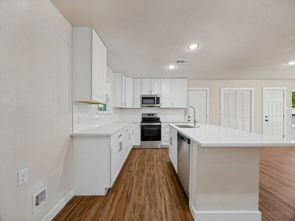 Single Family Residence For Sale in Grayson County , 400 W Anita Street, Sherman, Texas 75092, 2 Bedroom, 2 Bathroom, 2 Garage spaces, 1,323 Sqft, built in 1960, mls#21403694, Real Estate Agent in Sherman, Homes For Sale in Grayson county, Homes For Sale in Sherman, Realtor in Sherman Texas, Real Estate Brokerage Independent Realty Texas, Luminita Cordes Realtor