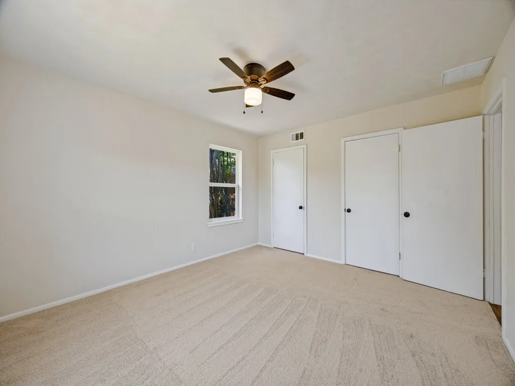 Single Family Residence For Sale in Grayson County , 400 W Anita Street, Sherman, Texas 75092, 2 Bedroom, 2 Bathroom, 2 Garage spaces, 1,323 Sqft, built in 1960, mls#21403694, Real Estate Agent in Sherman, Homes For Sale in Grayson county, Homes For Sale in Sherman, Realtor in Sherman Texas, Real Estate Brokerage Independent Realty Texas, Luminita Cordes Realtor